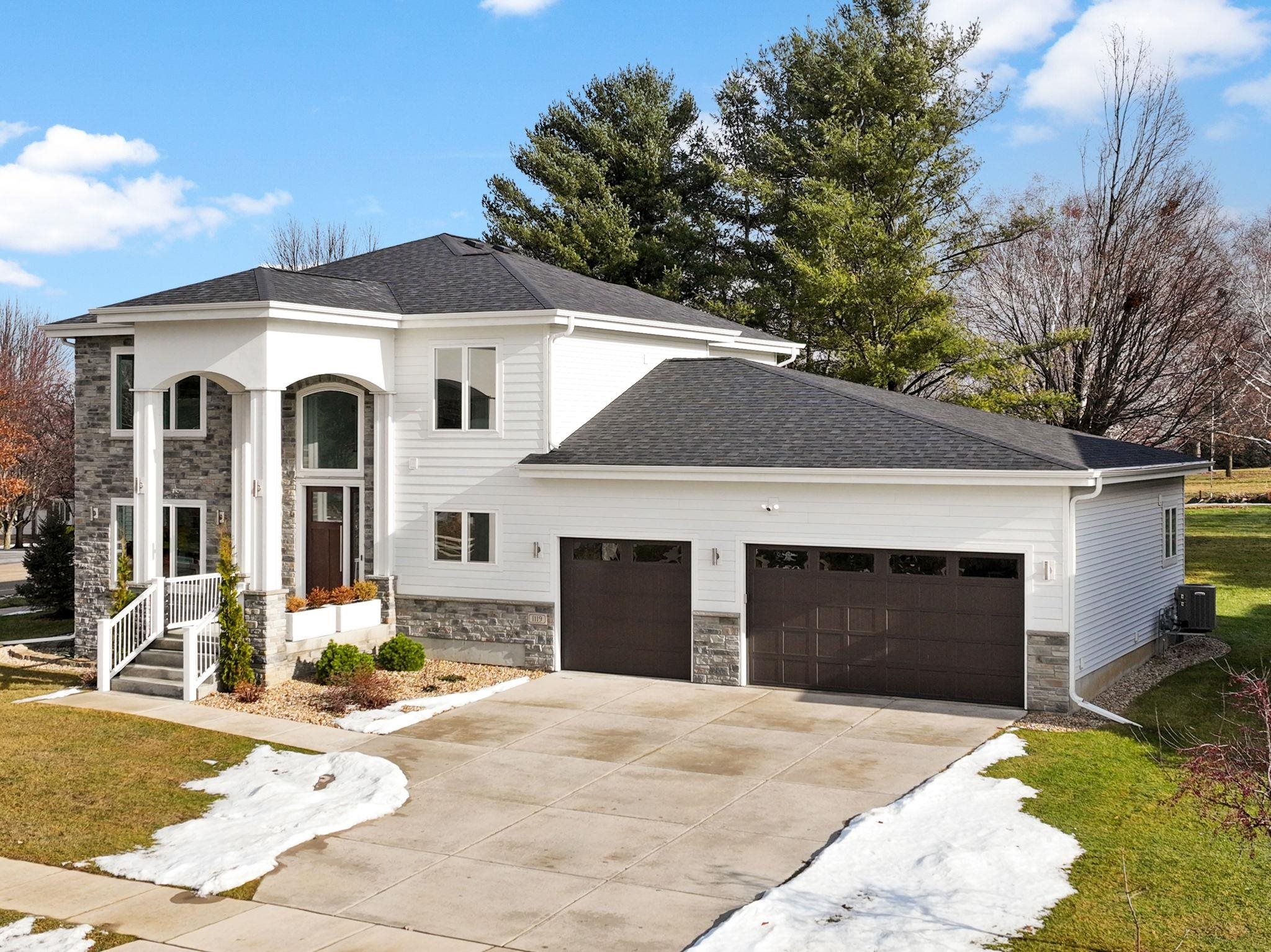 1119 Red Rock Lane