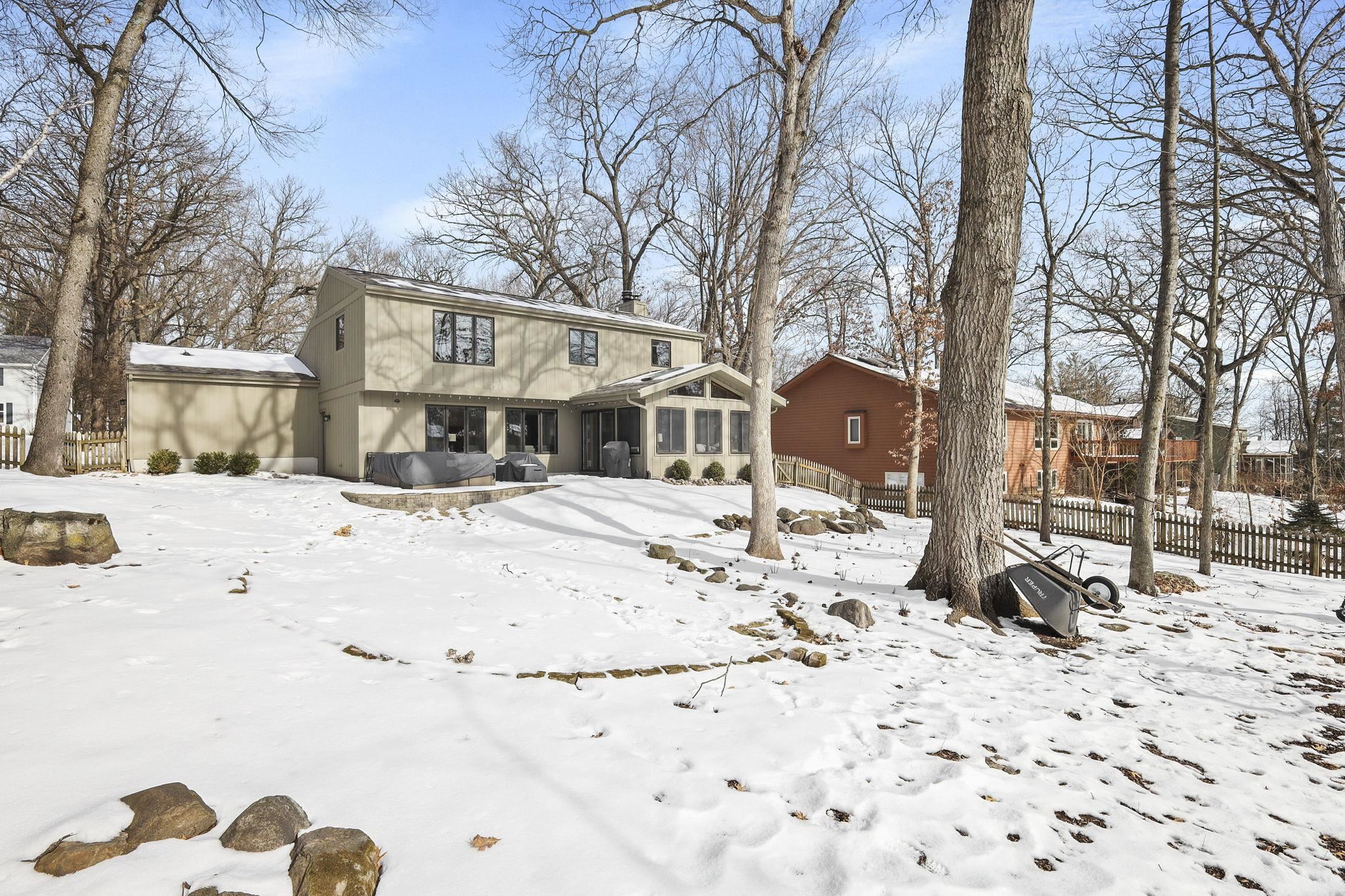5837 Woods Edge Road