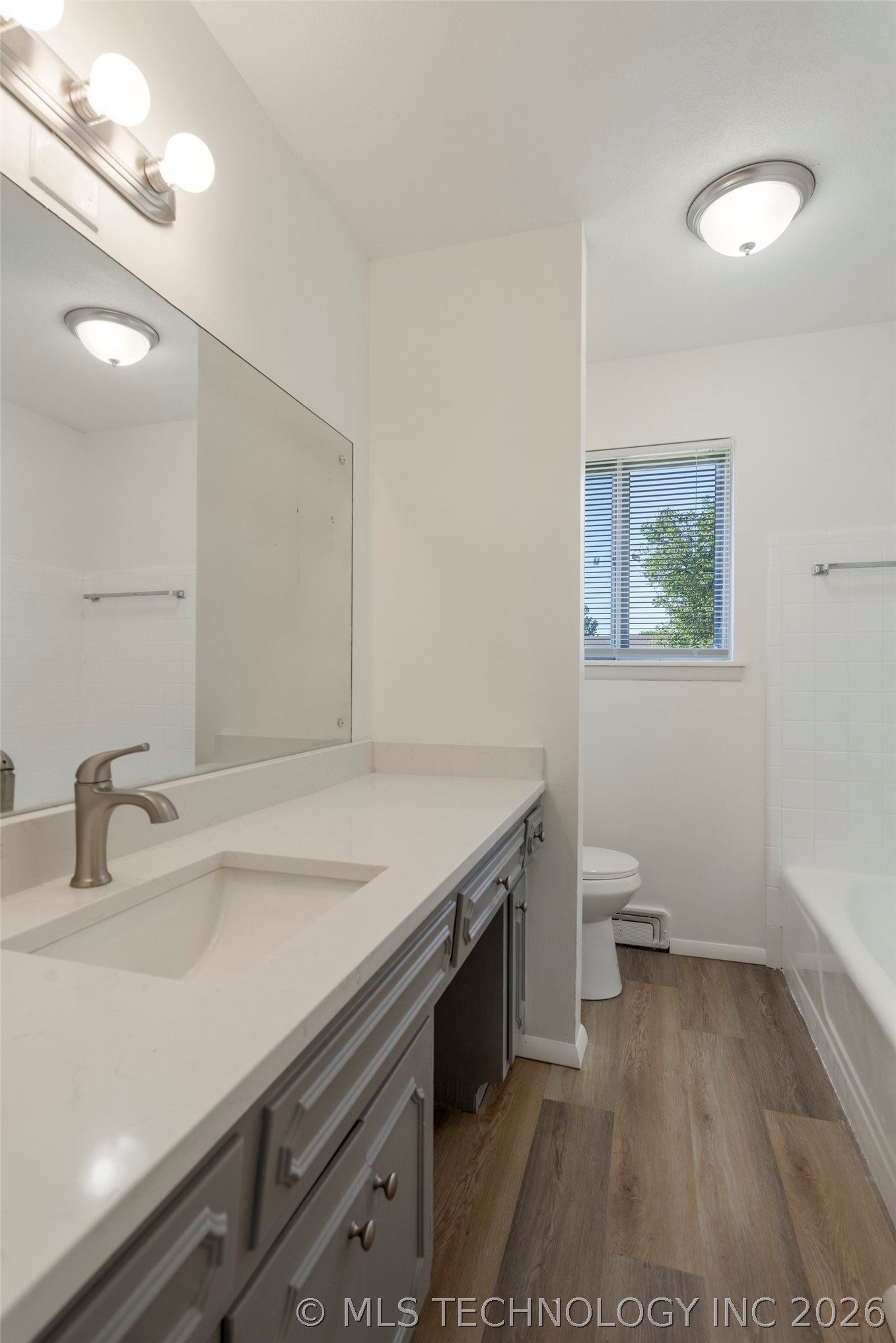 9013 E 32nd Place