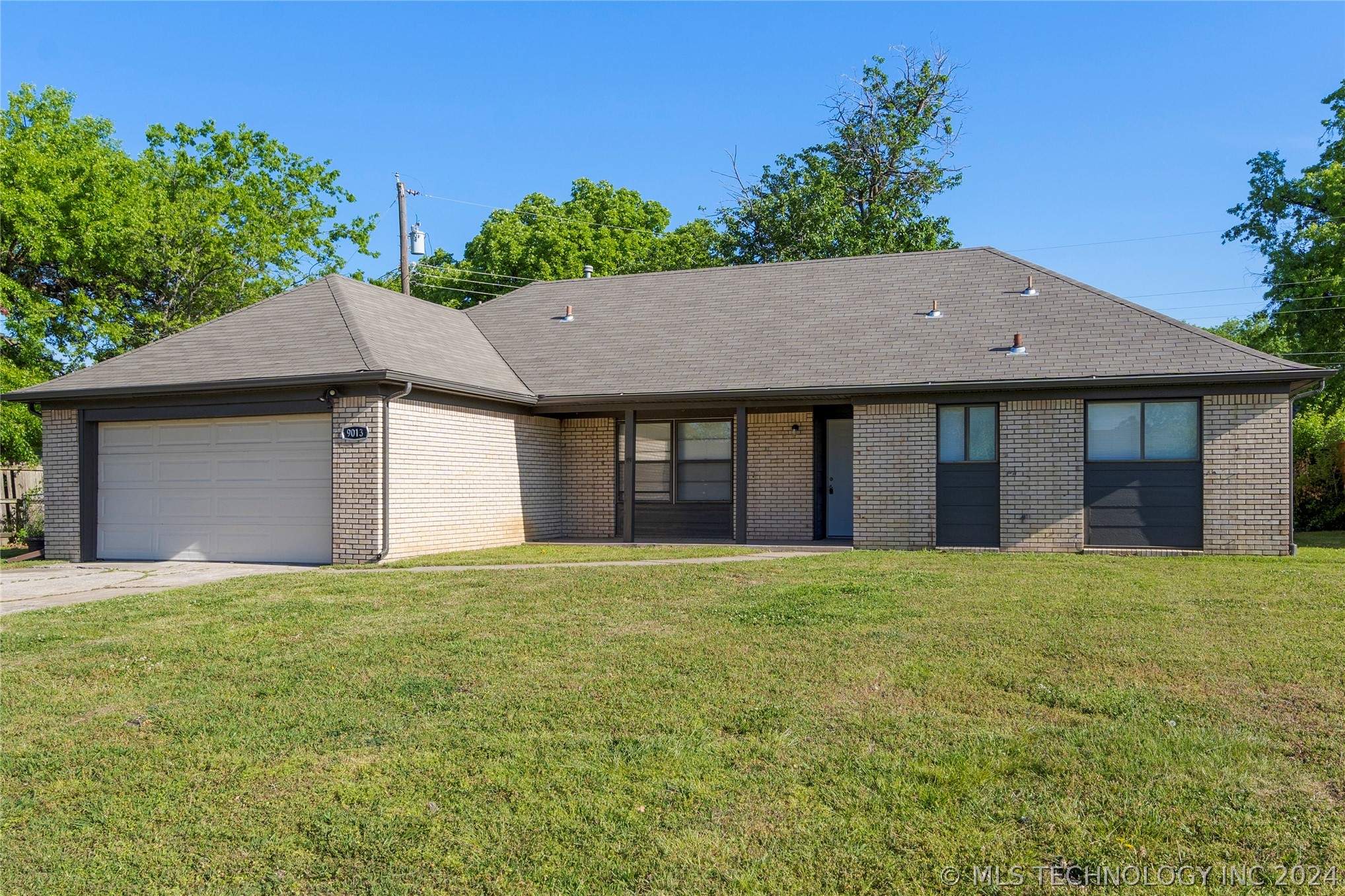 9013 E 32nd Place
