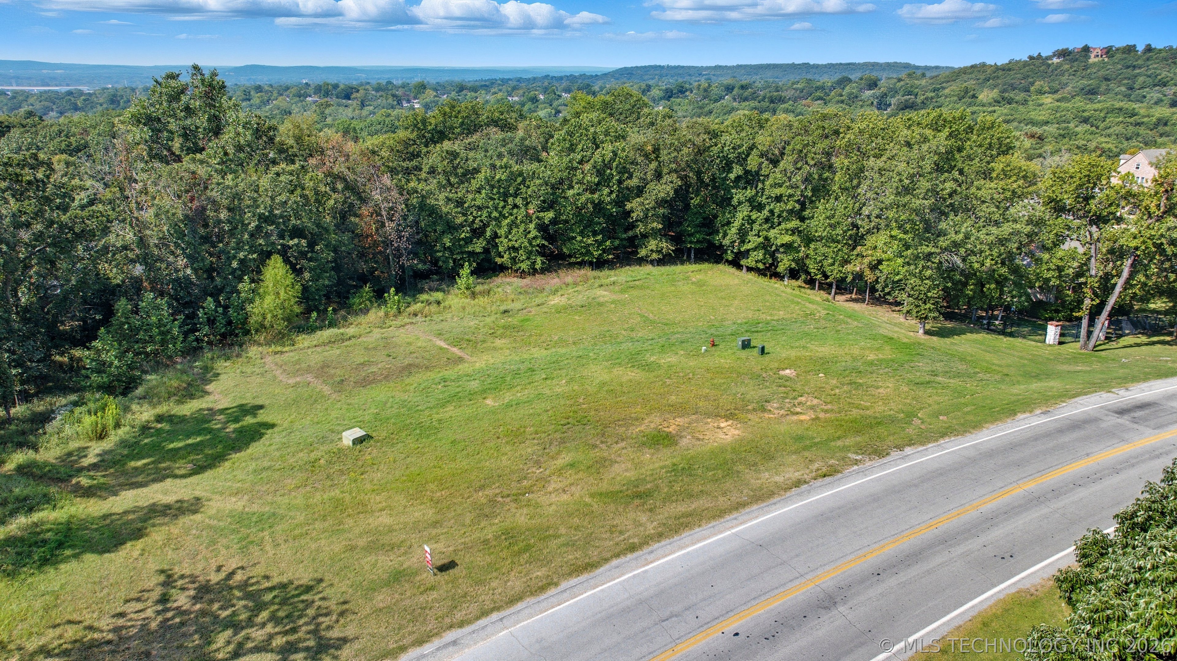 718 E Old North Road