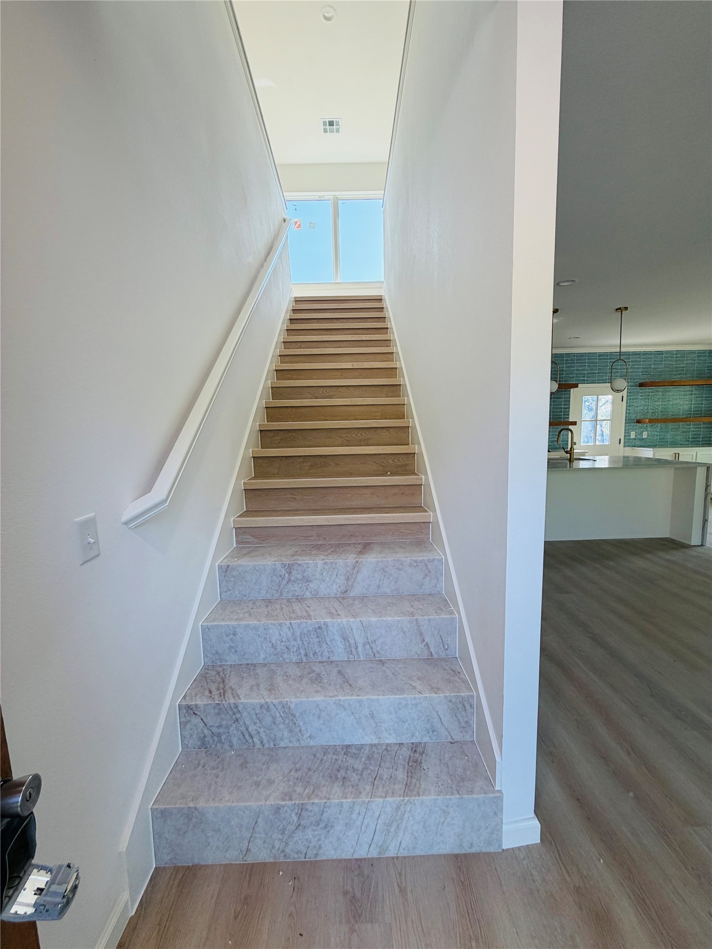 1515 N Waco Avenue
