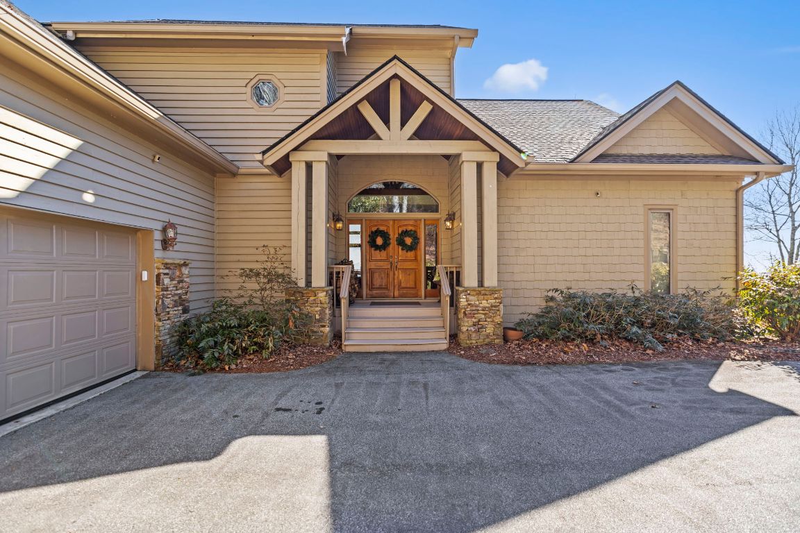 1482 Toxaway Drive
