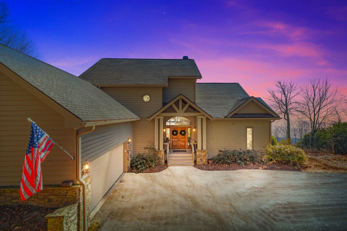 1482 Toxaway Drive