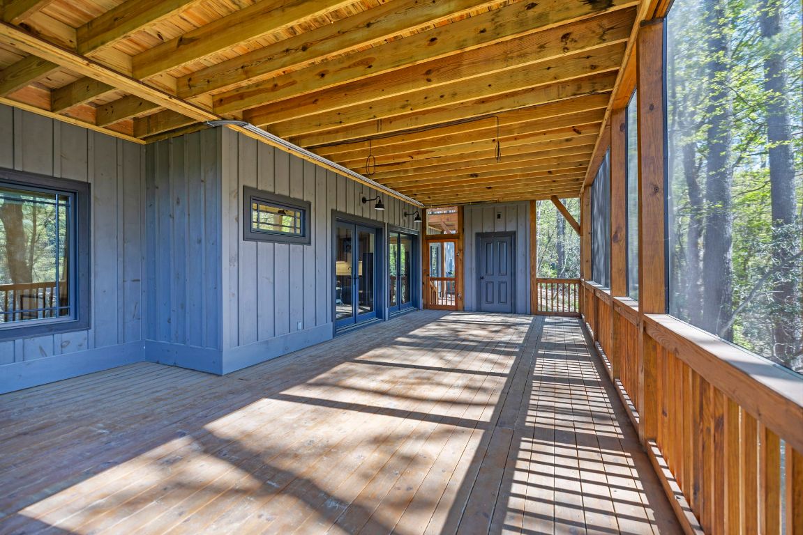 1048 Cherokee Trace