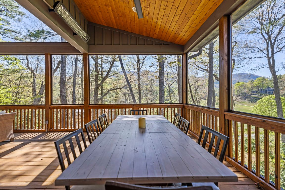 1048 Cherokee Trace