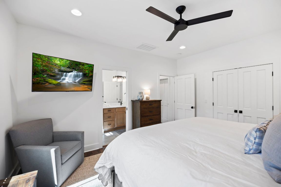 1048 Cherokee Trace