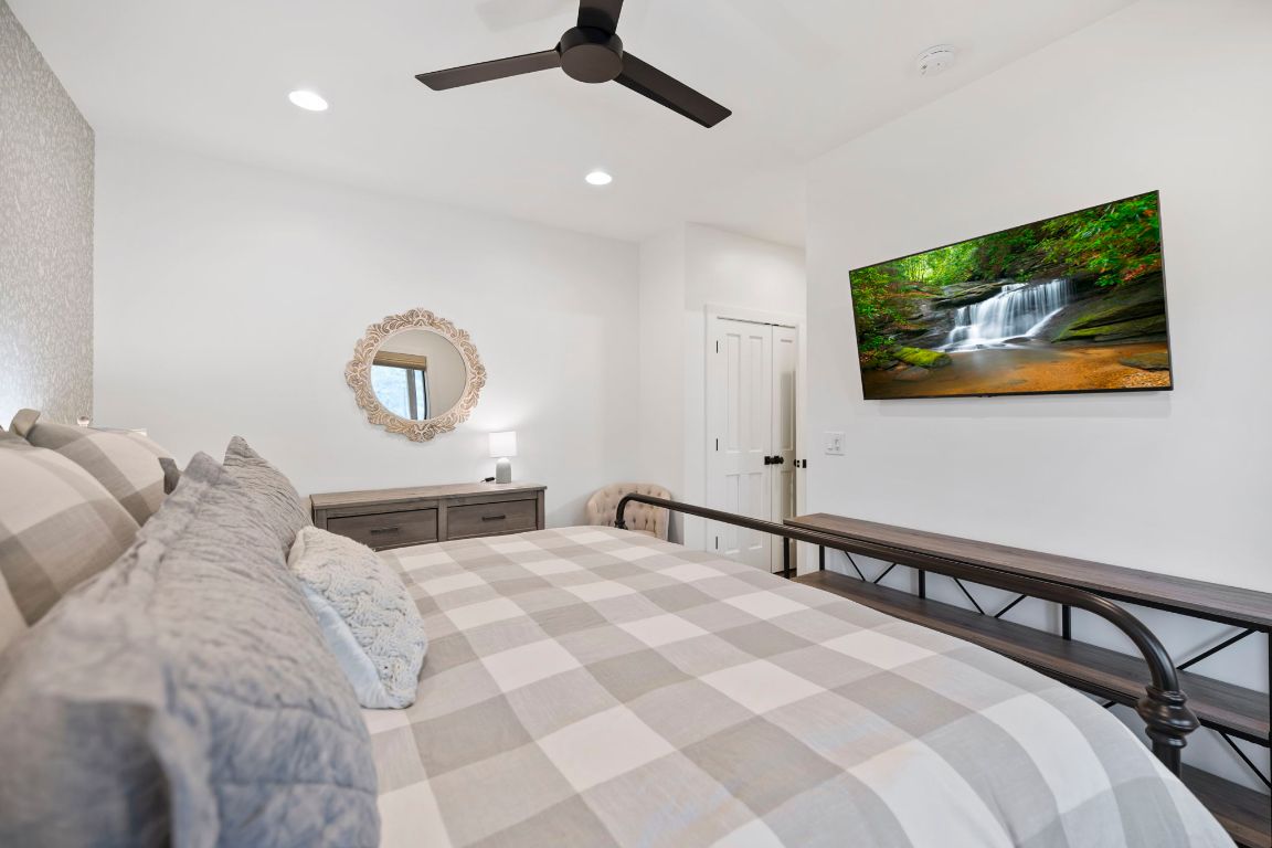 1048 Cherokee Trace