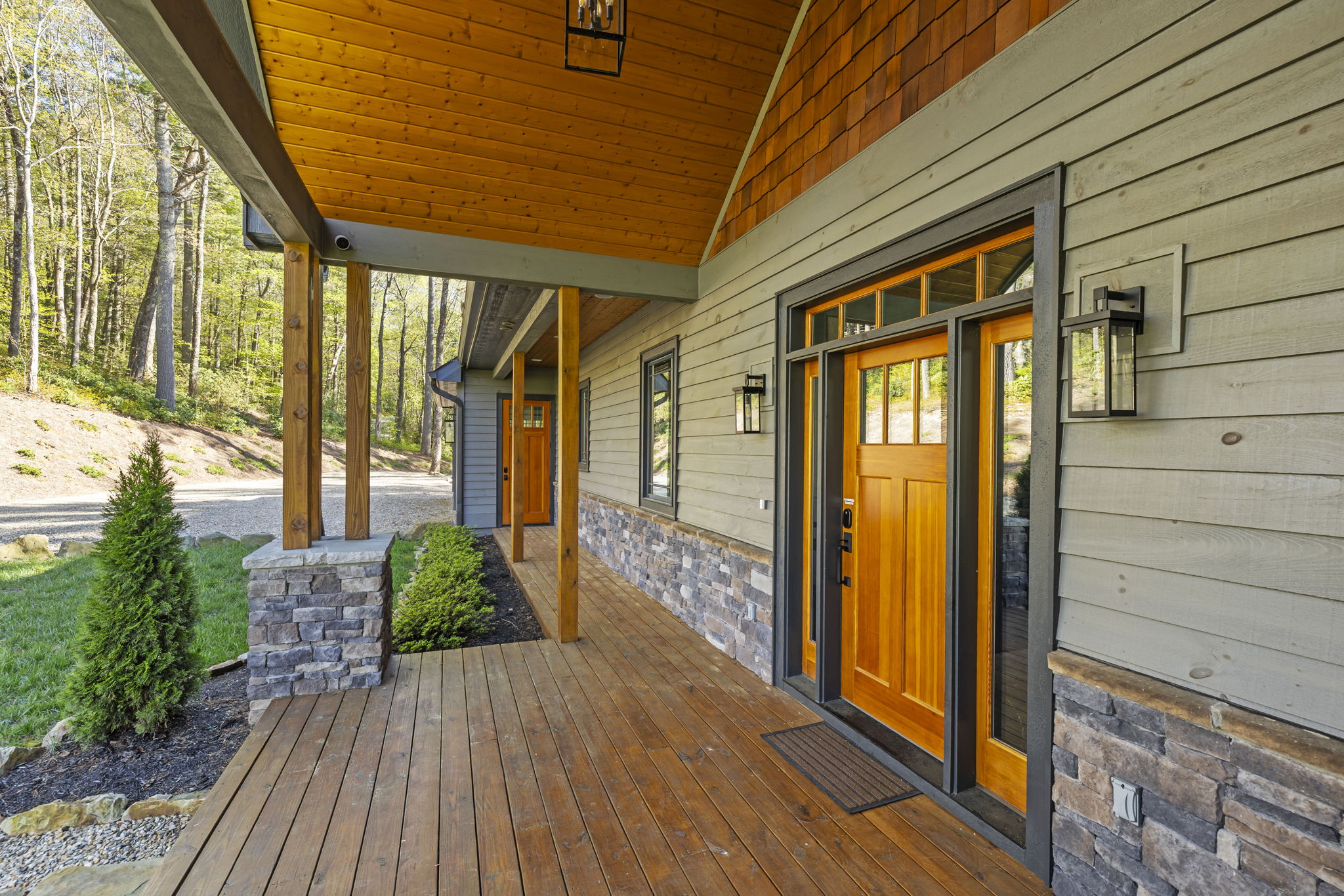 1048 Cherokee Trace