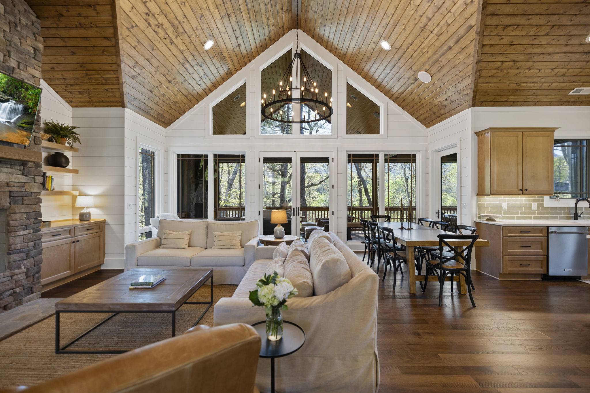 1048 Cherokee Trace