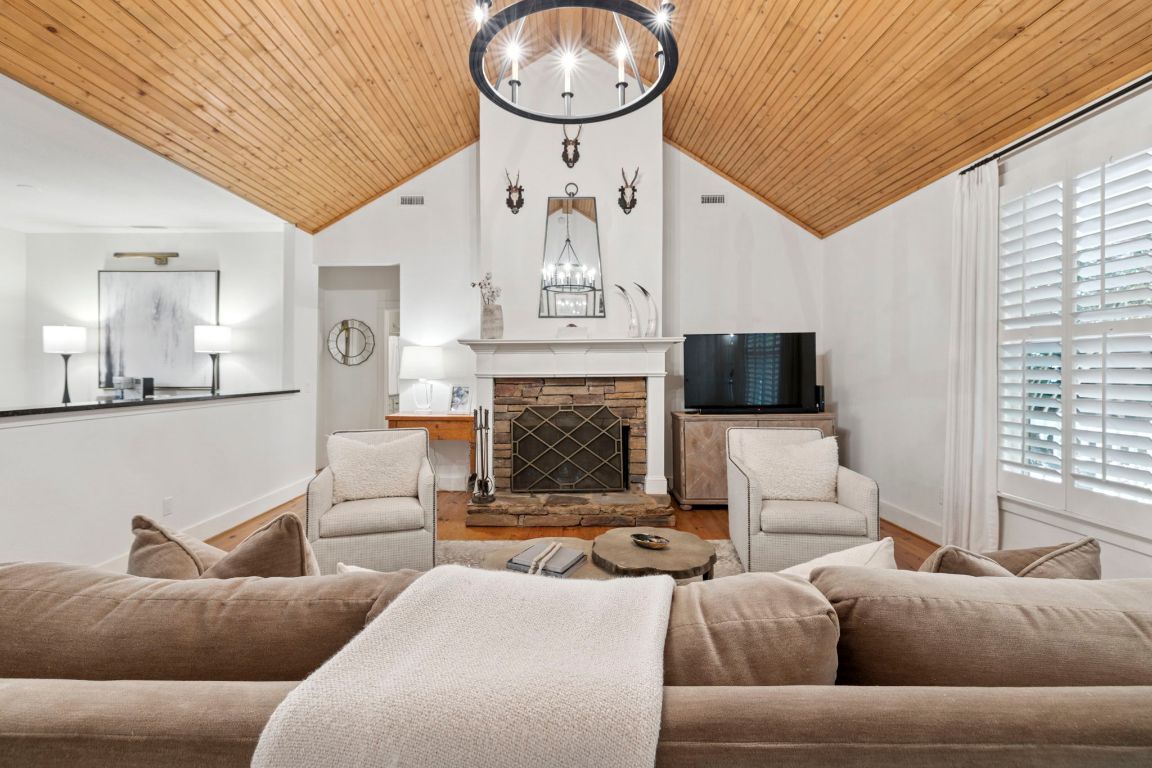 110 Sourwood Court