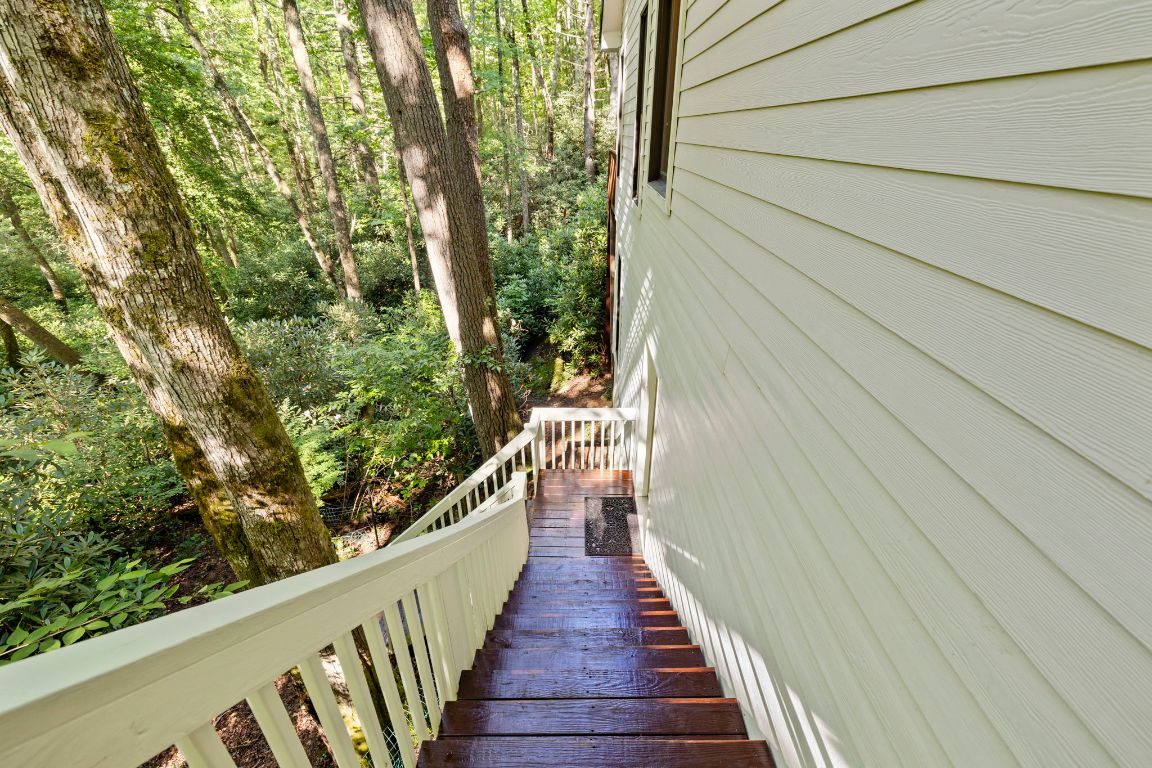 110 Sourwood Court
