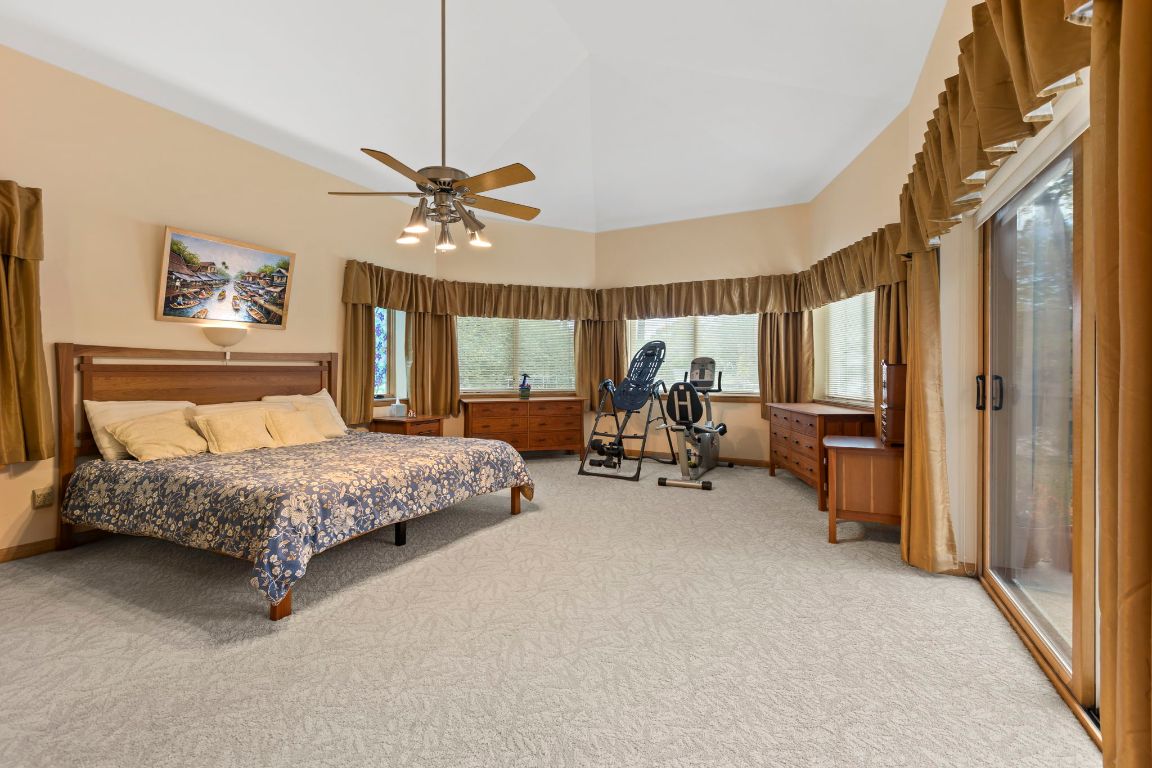 568 W Club Boulevard