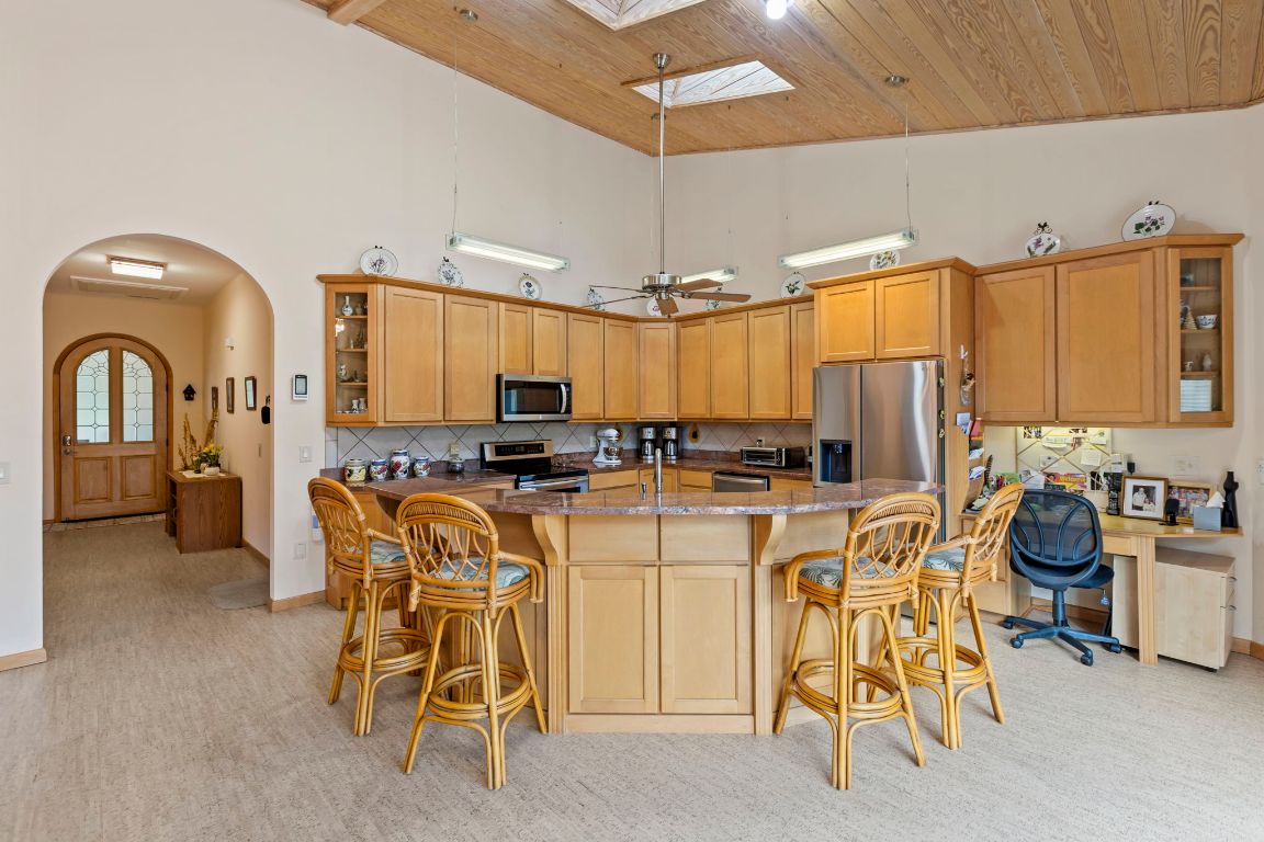 568 W Club Boulevard