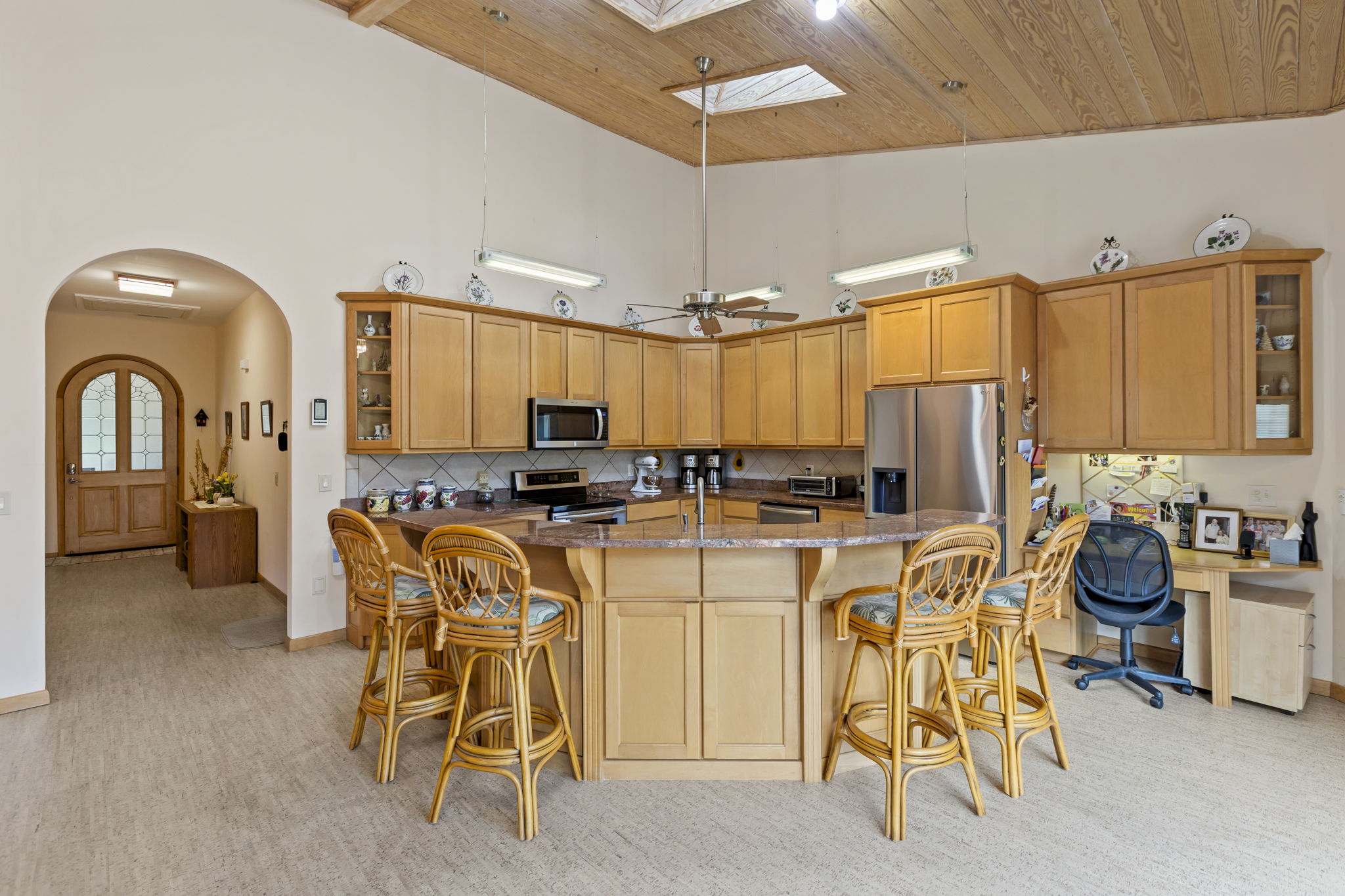 568 W Club Boulevard