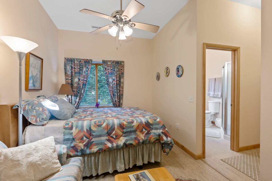 568 W Club Boulevard