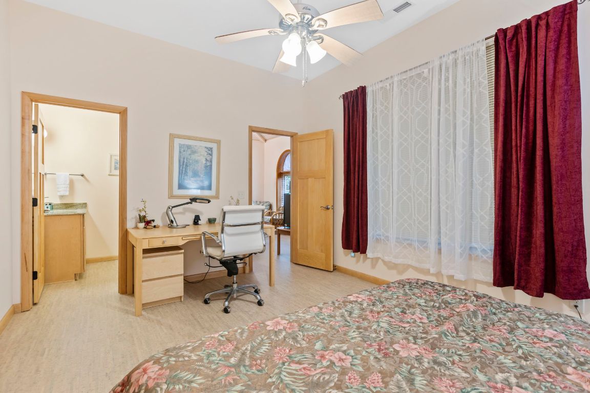 568 W Club Boulevard