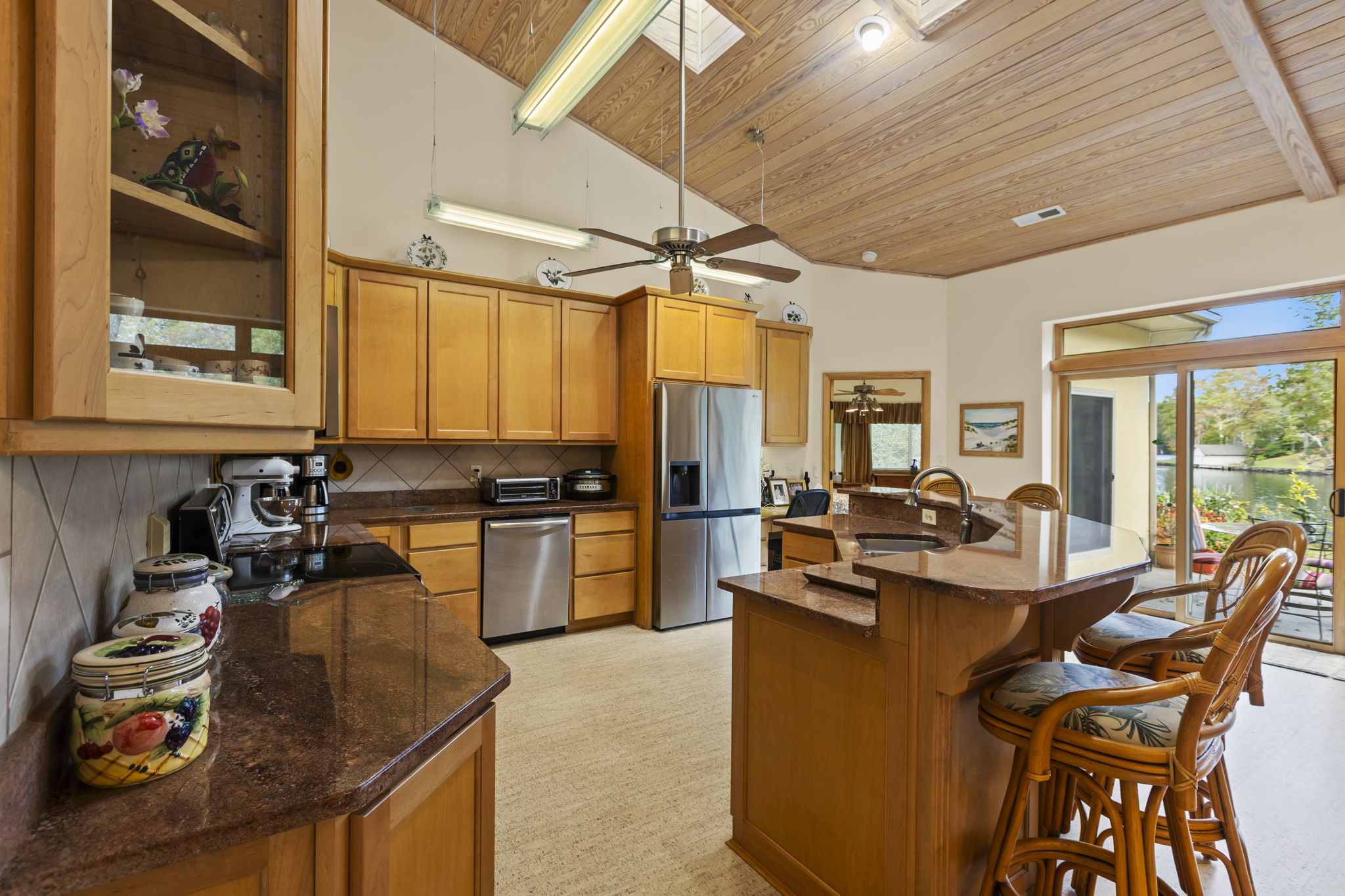 568 W Club Boulevard