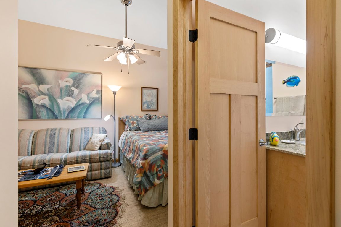 568 W Club Boulevard