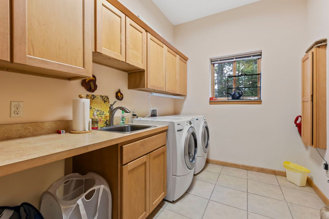 568 W Club Boulevard