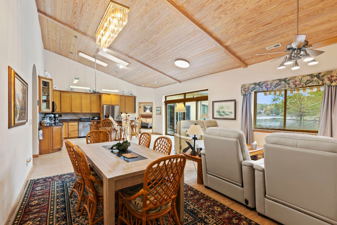 568 W Club Boulevard