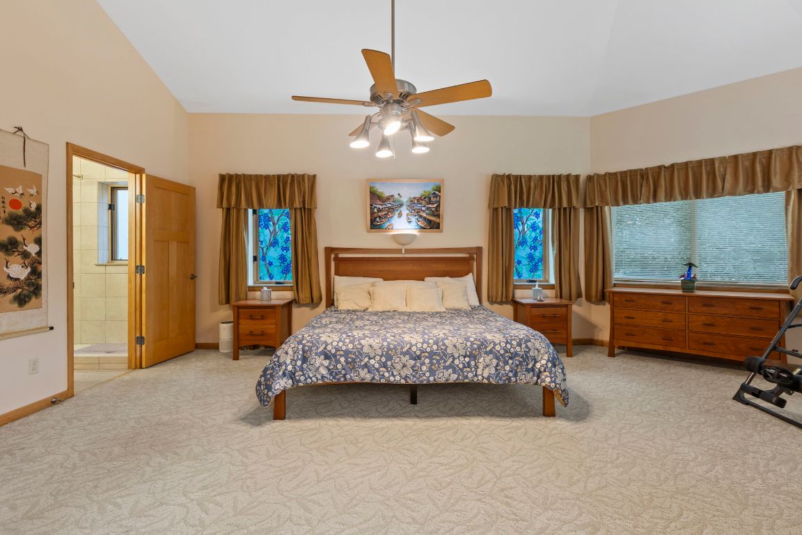 568 W Club Boulevard