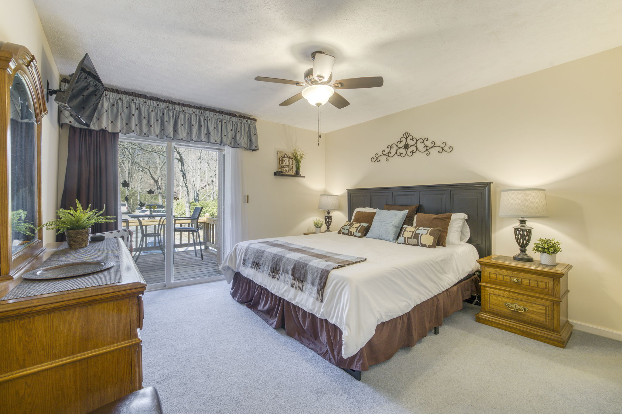 73 Toxaway Views 306