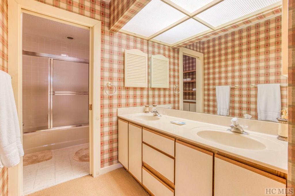 22 Racquet Club Villas Drive 22
