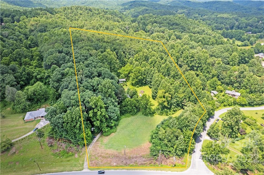 746 Rosman Highway