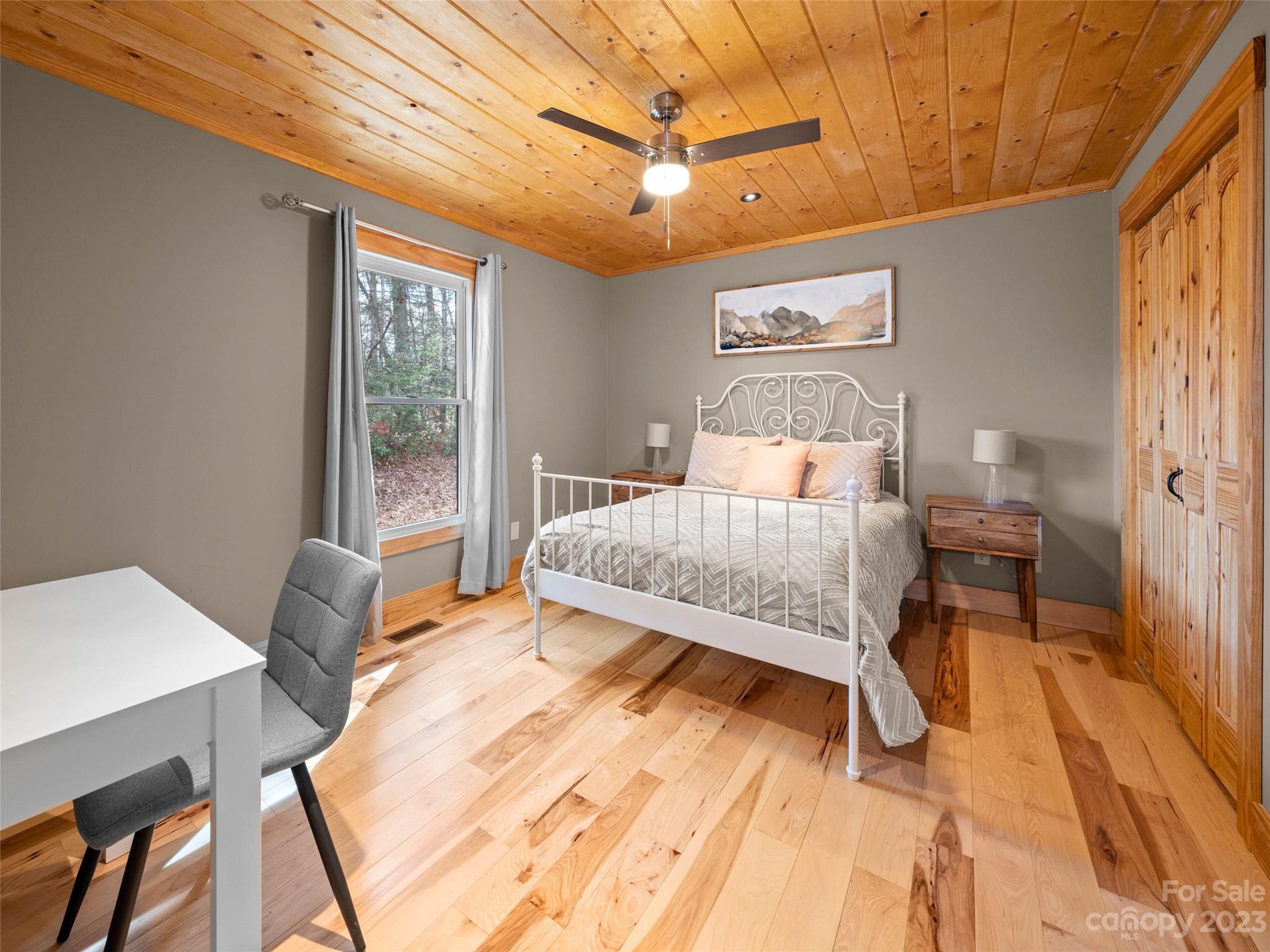 111 W Southwood Drive