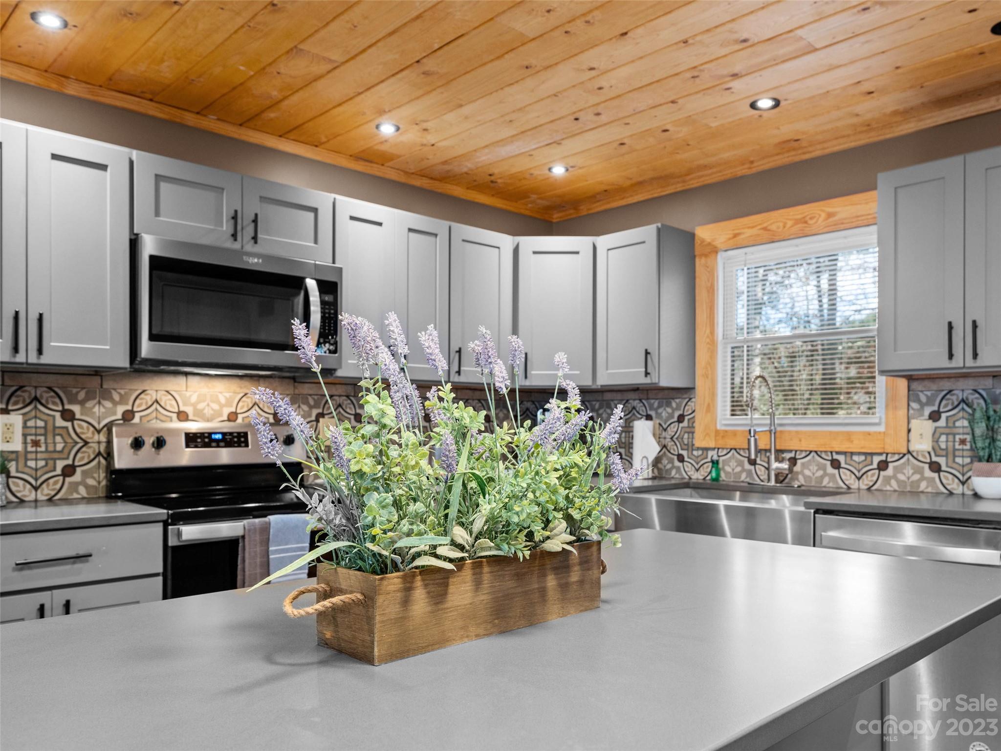 111 W Southwood Drive