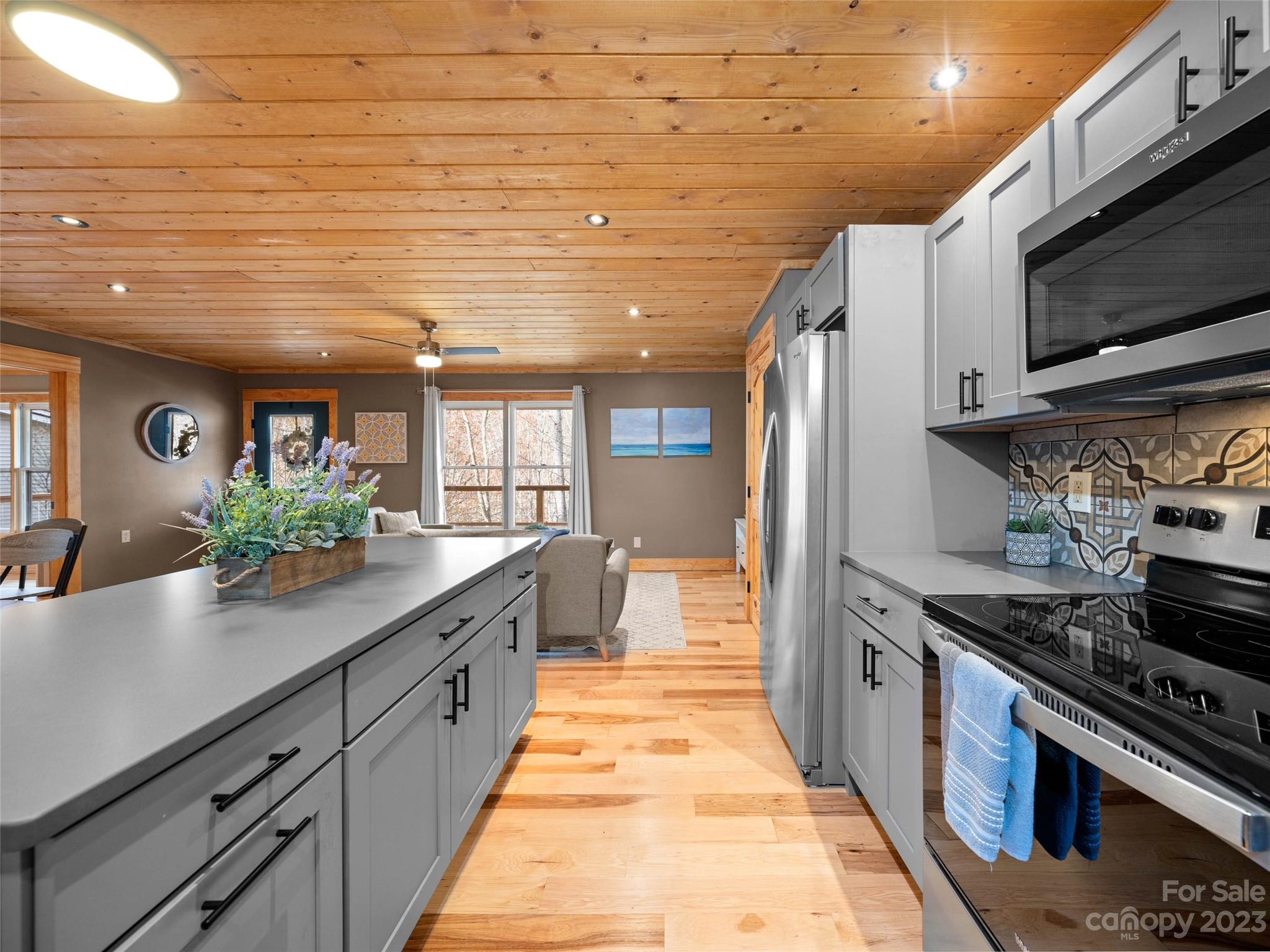 111 W Southwood Drive