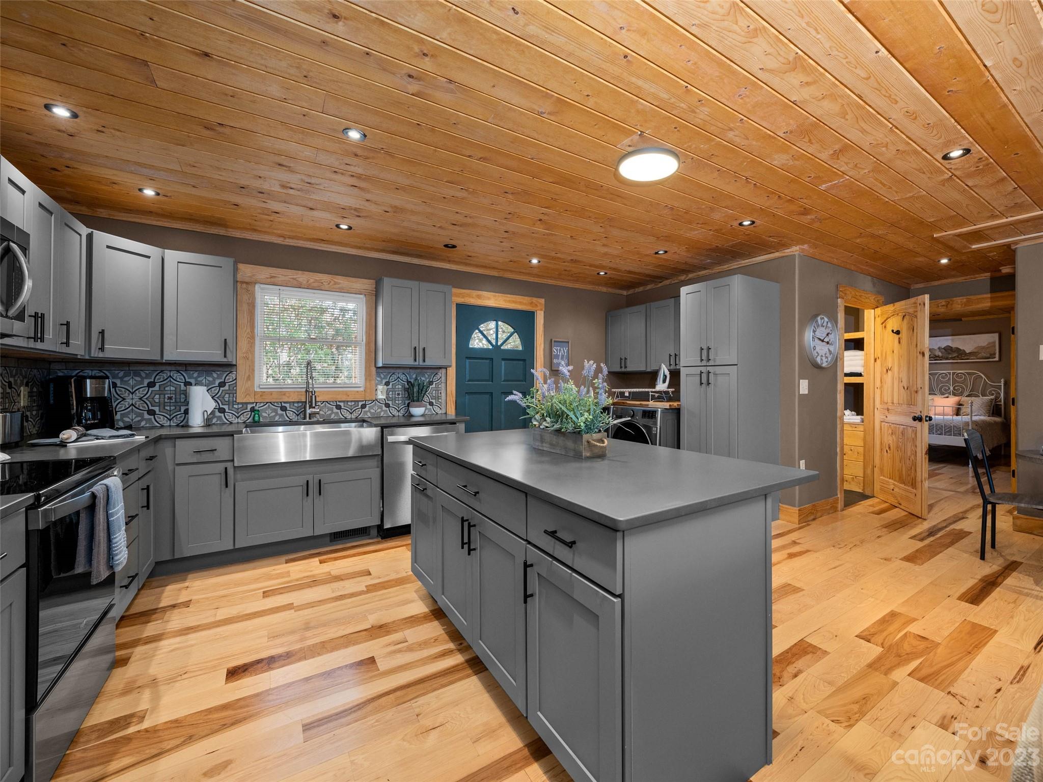 111 W Southwood Drive