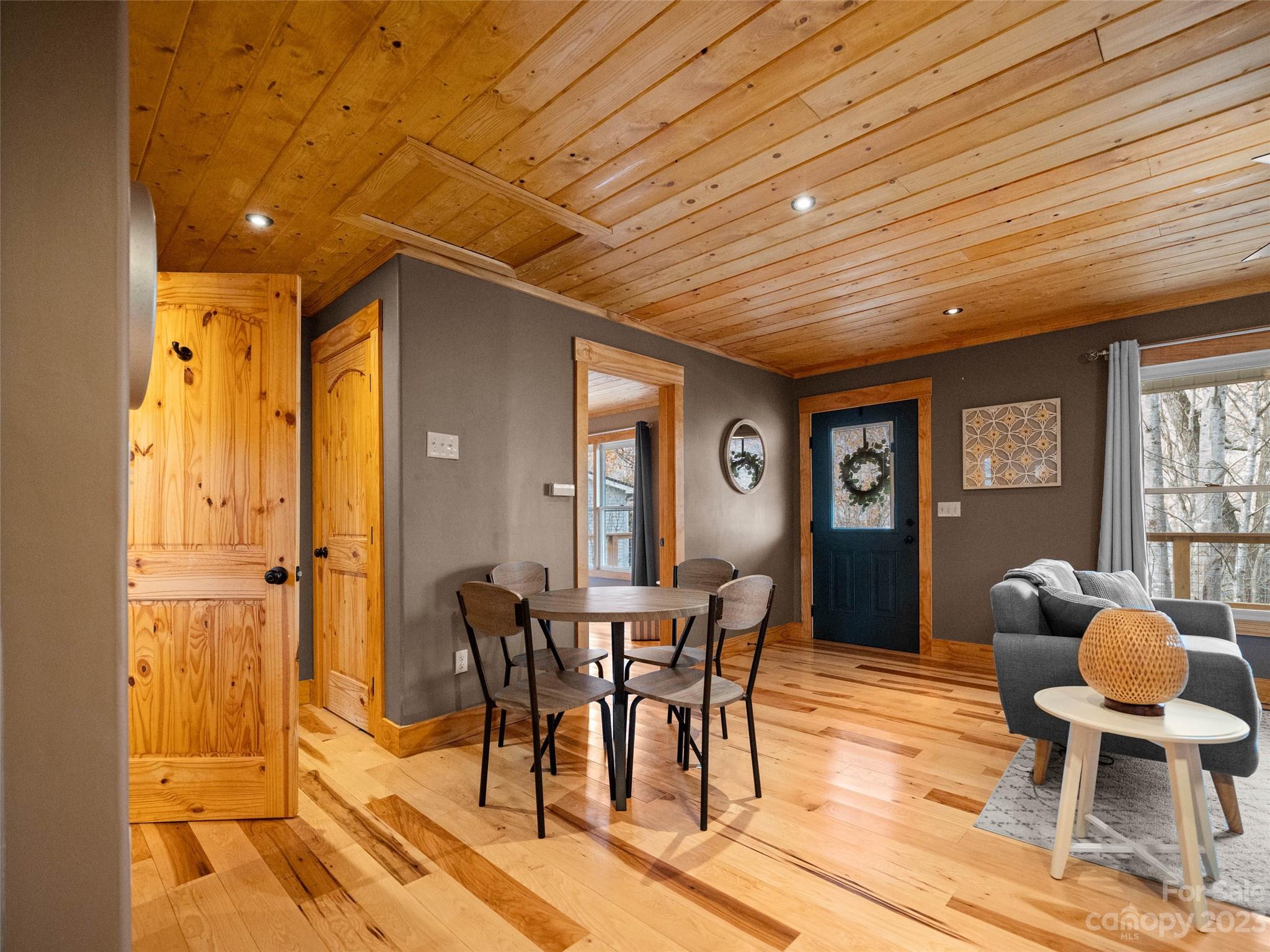 111 W Southwood Drive