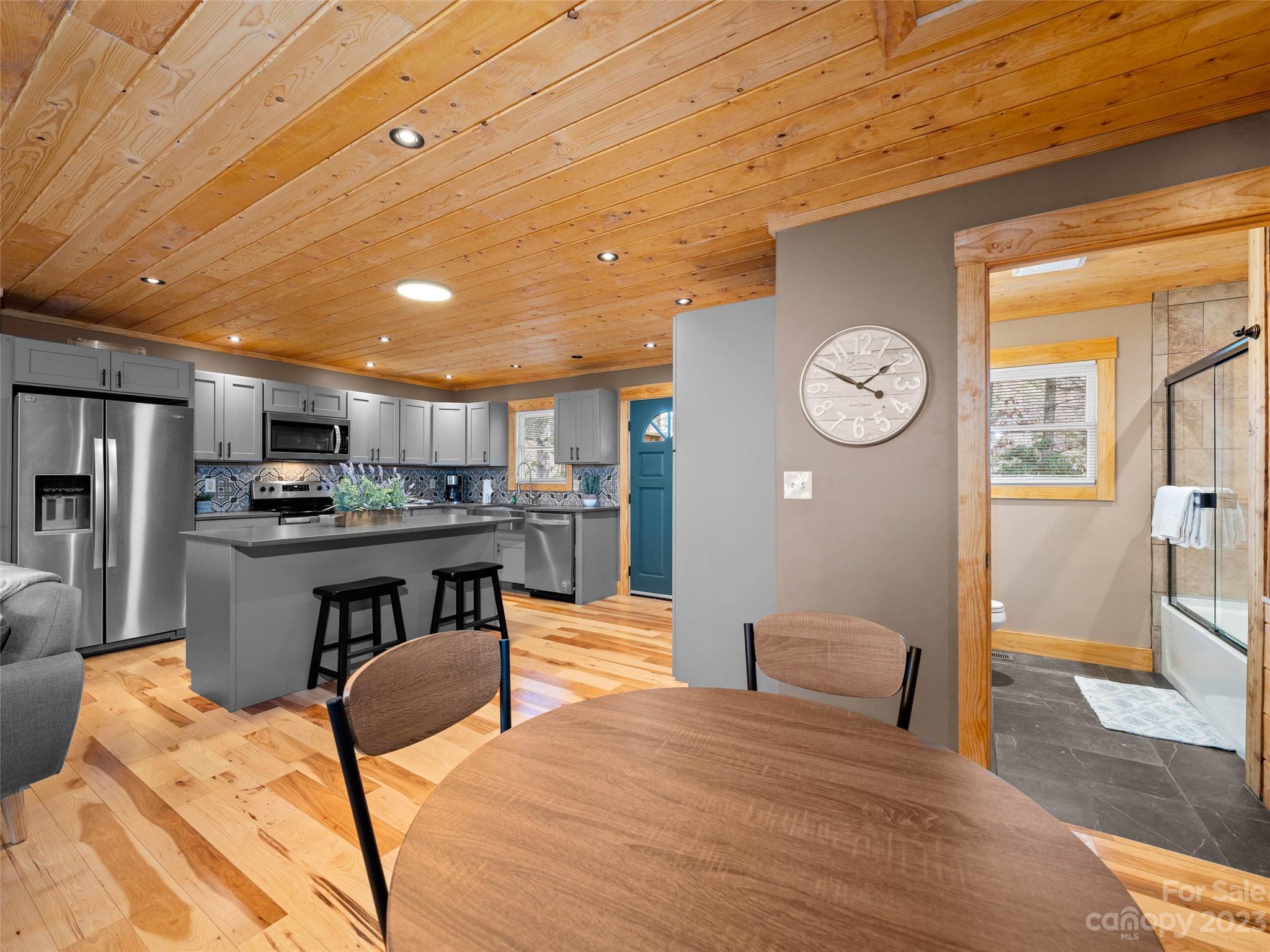 111 W Southwood Drive