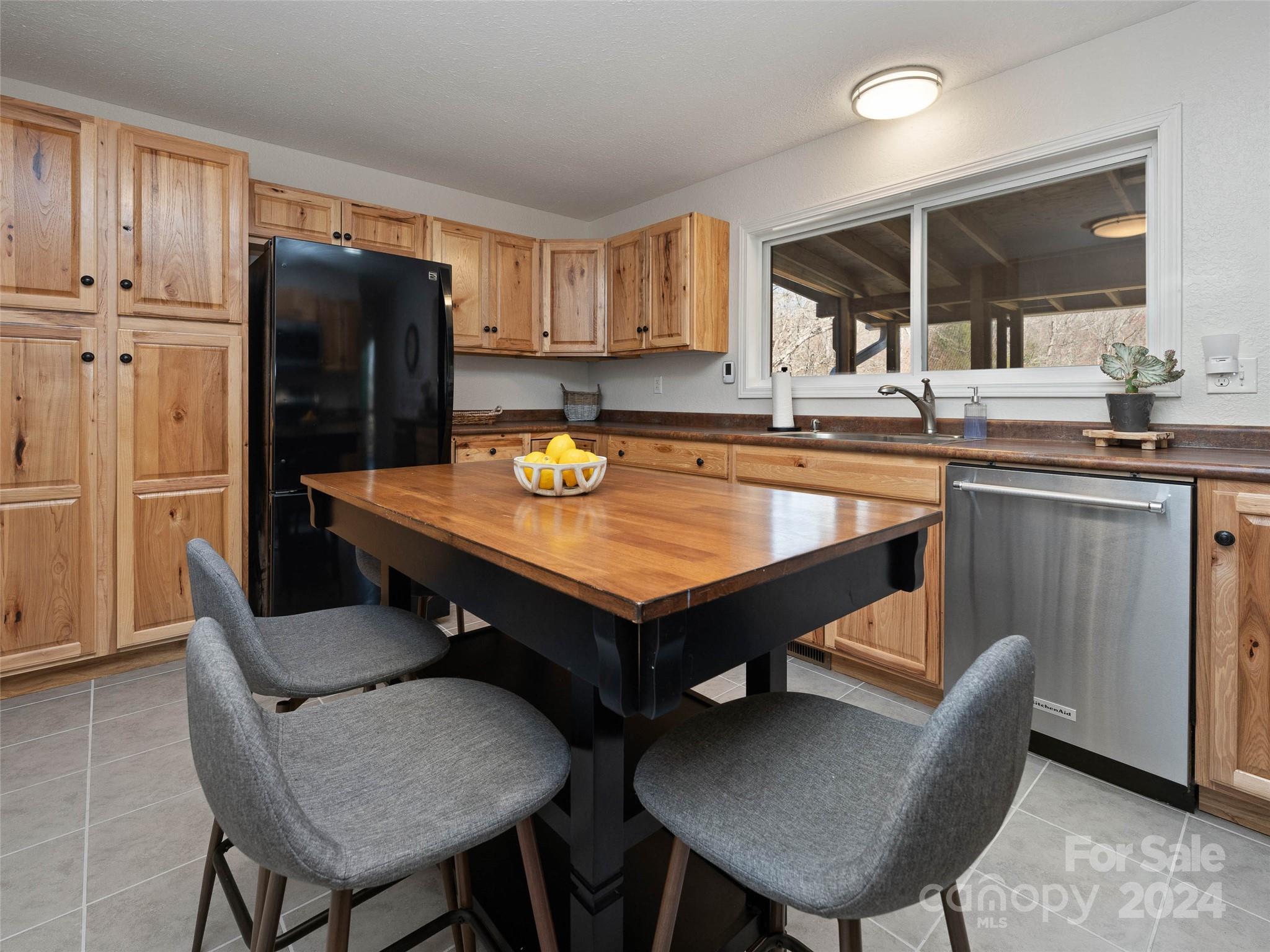 1437 Island Ford Road