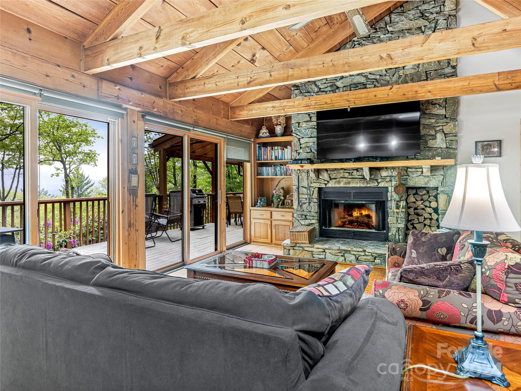 678 Hawk Mountain Road