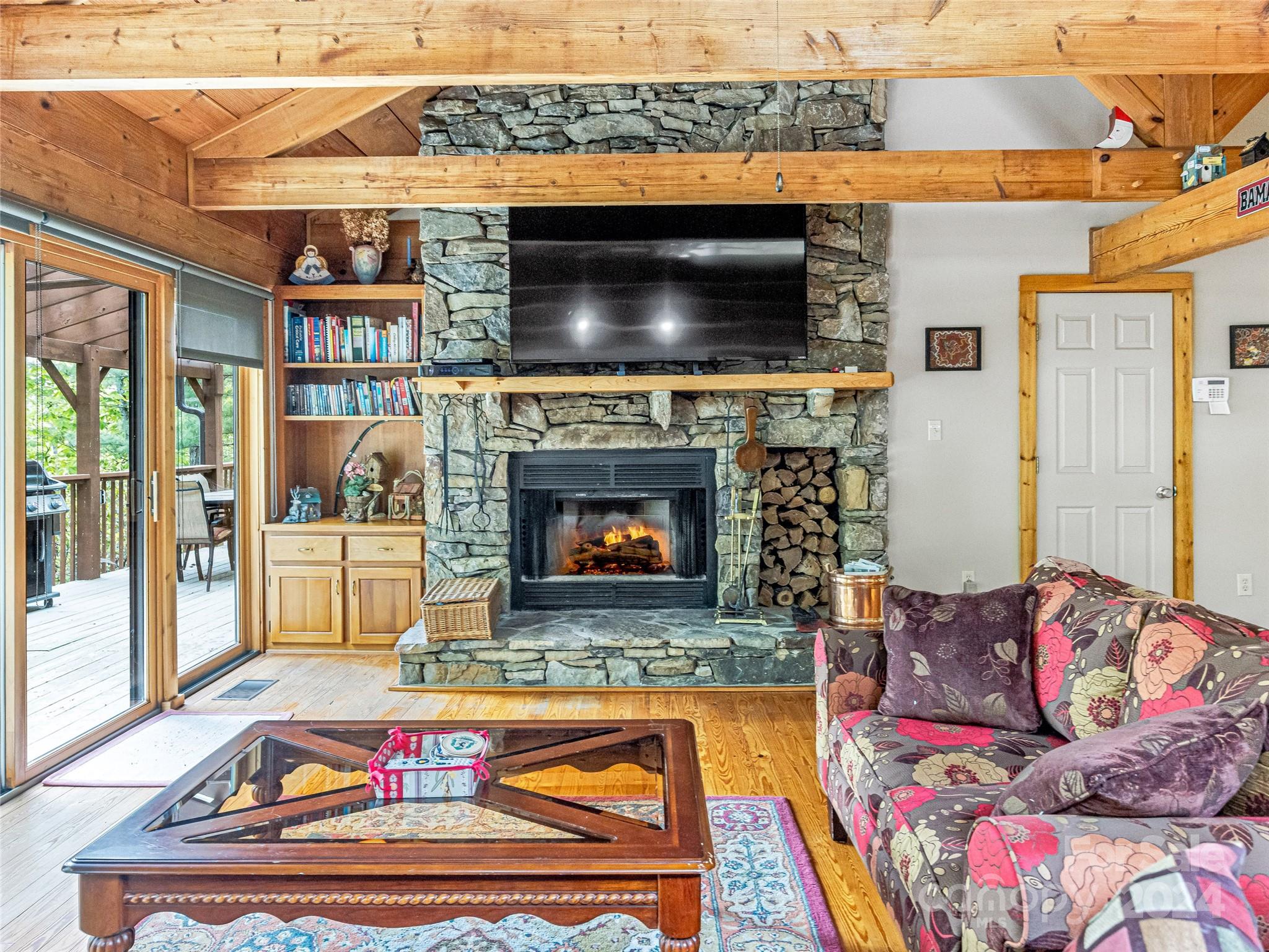 678 Hawk Mountain Road