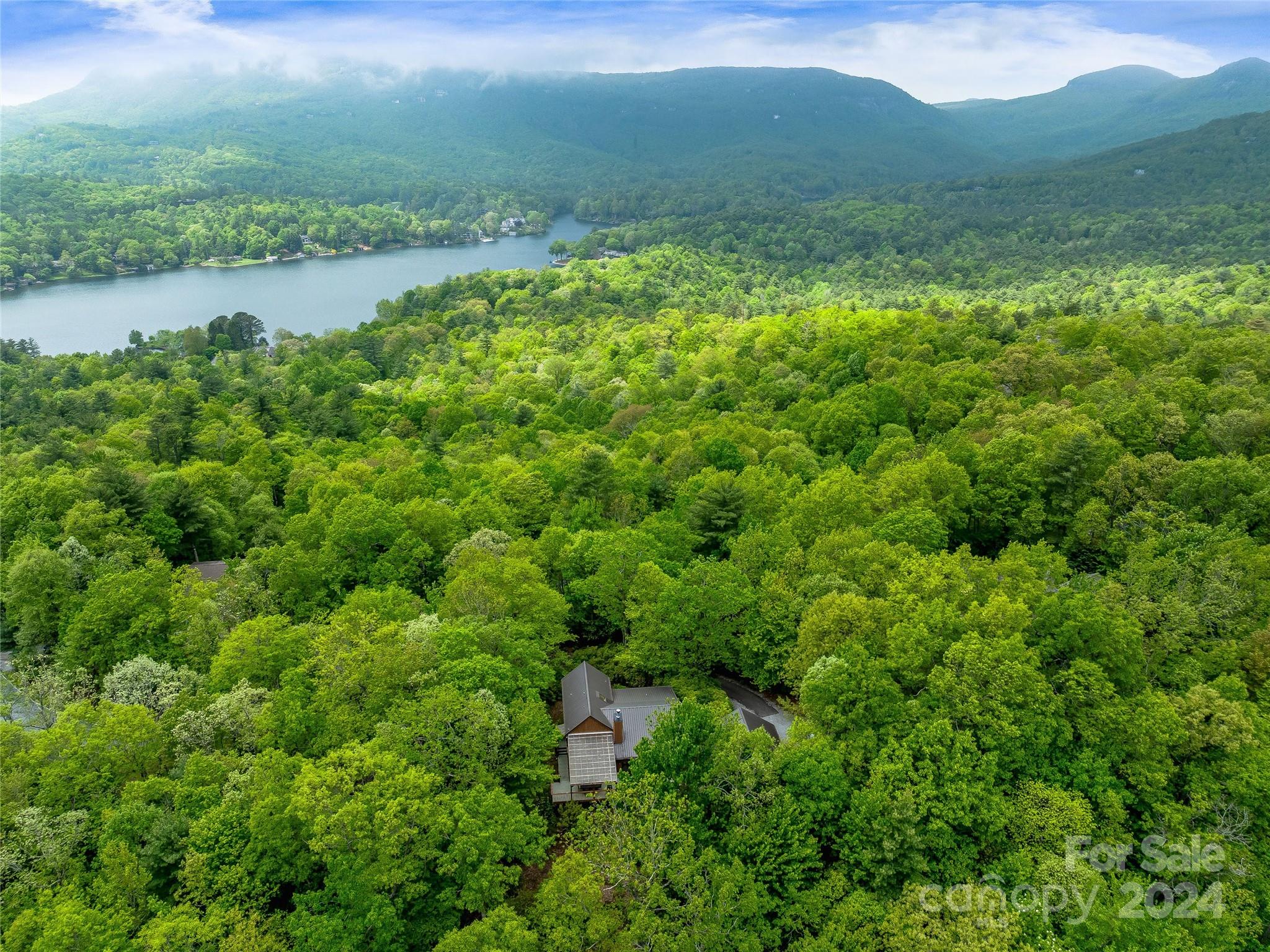 678 Hawk Mountain Road