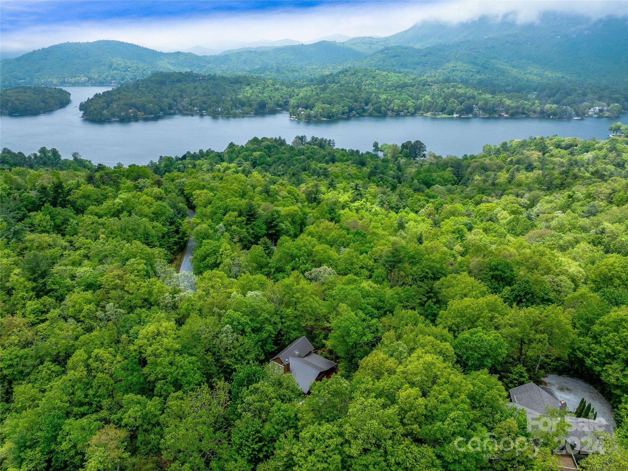 678 Hawk Mountain Road