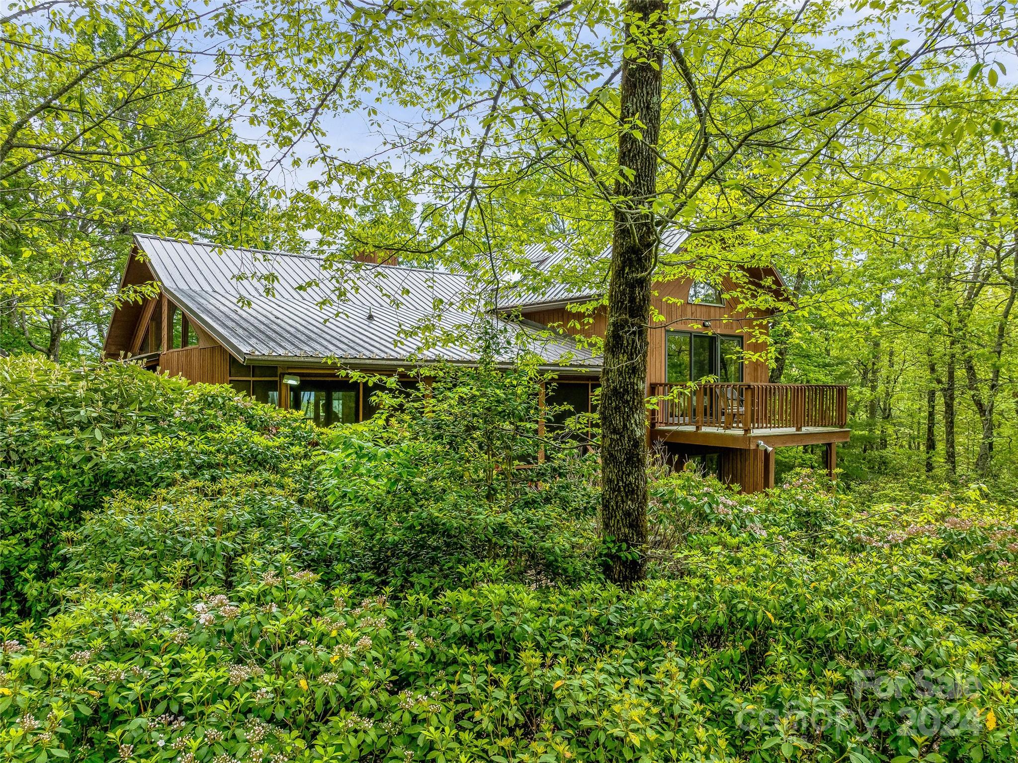 678 Hawk Mountain Road