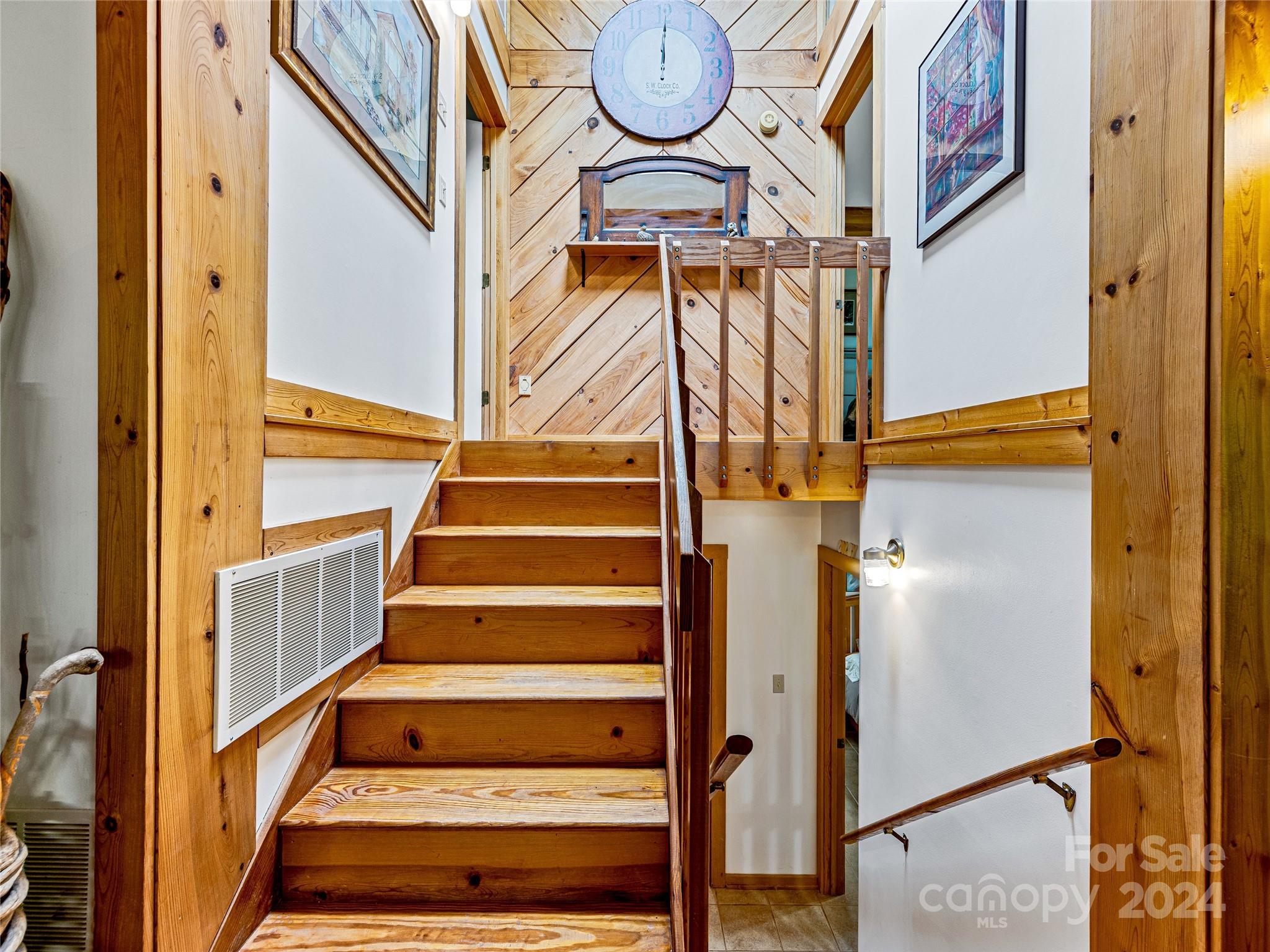 678 Hawk Mountain Road