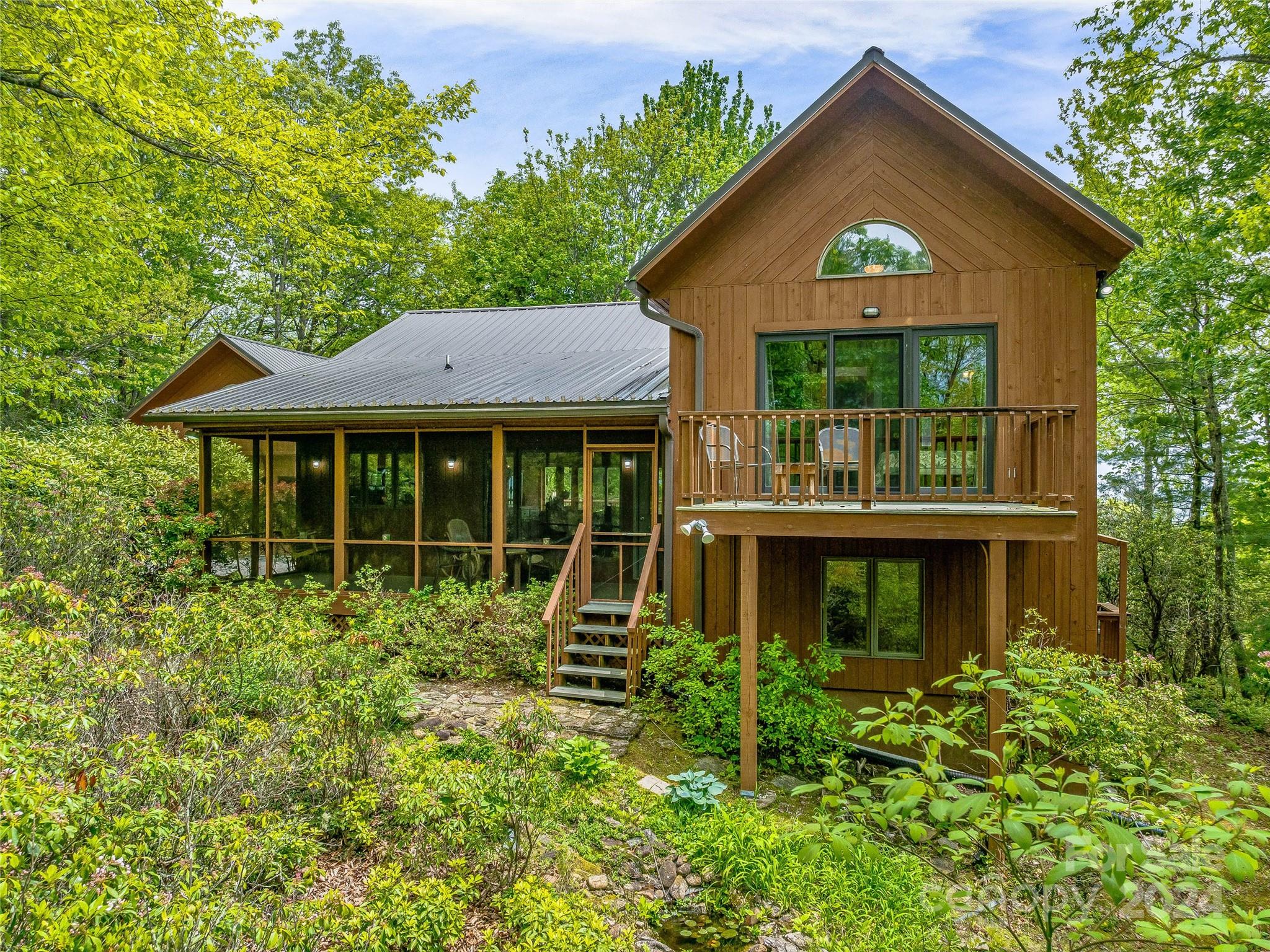 678 Hawk Mountain Road