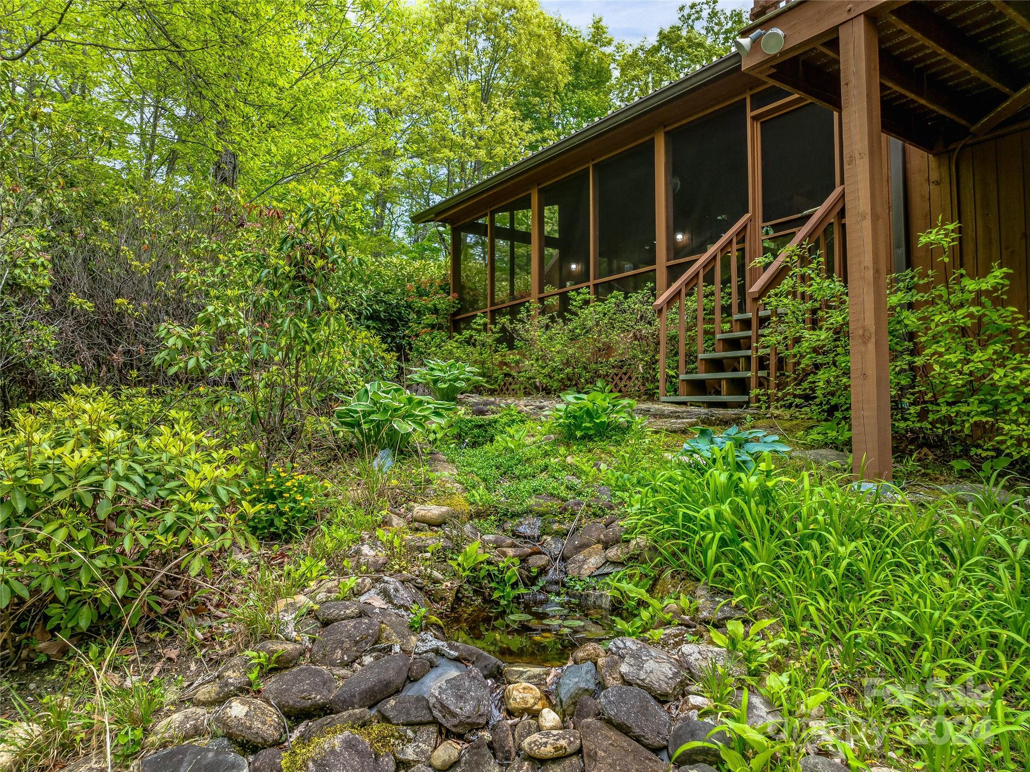 678 Hawk Mountain Road