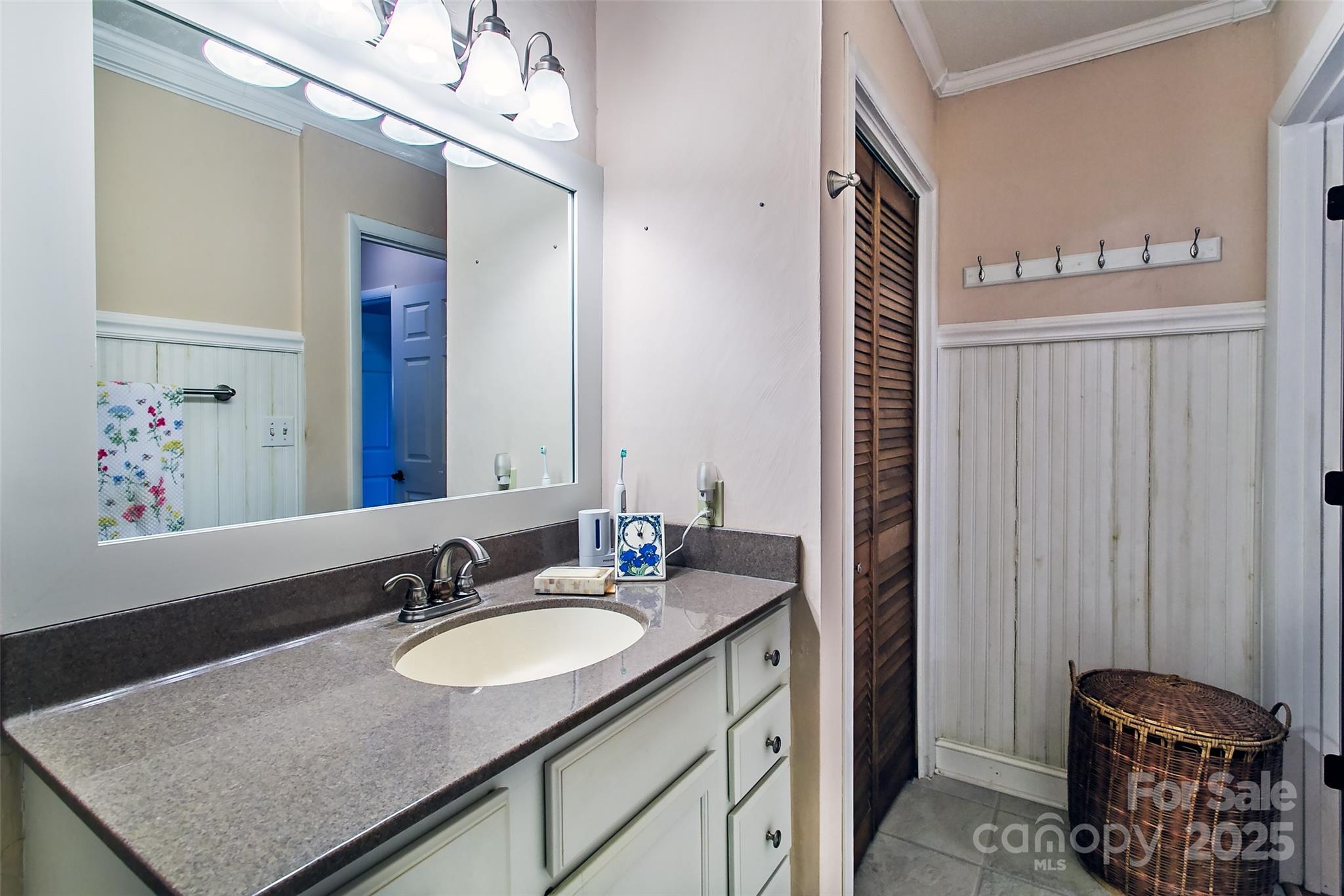 524 Three Mile Knob Road Unit: 2