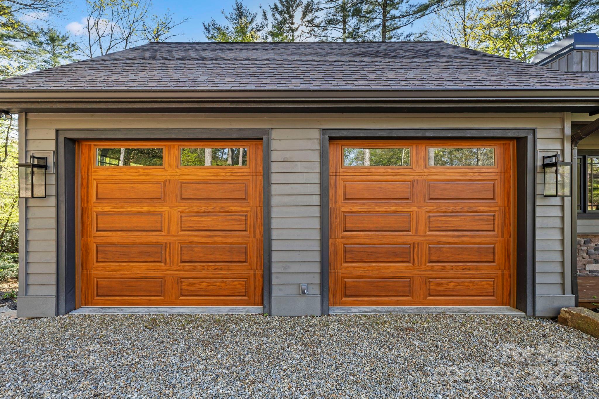 1048 Cherokee Trace
