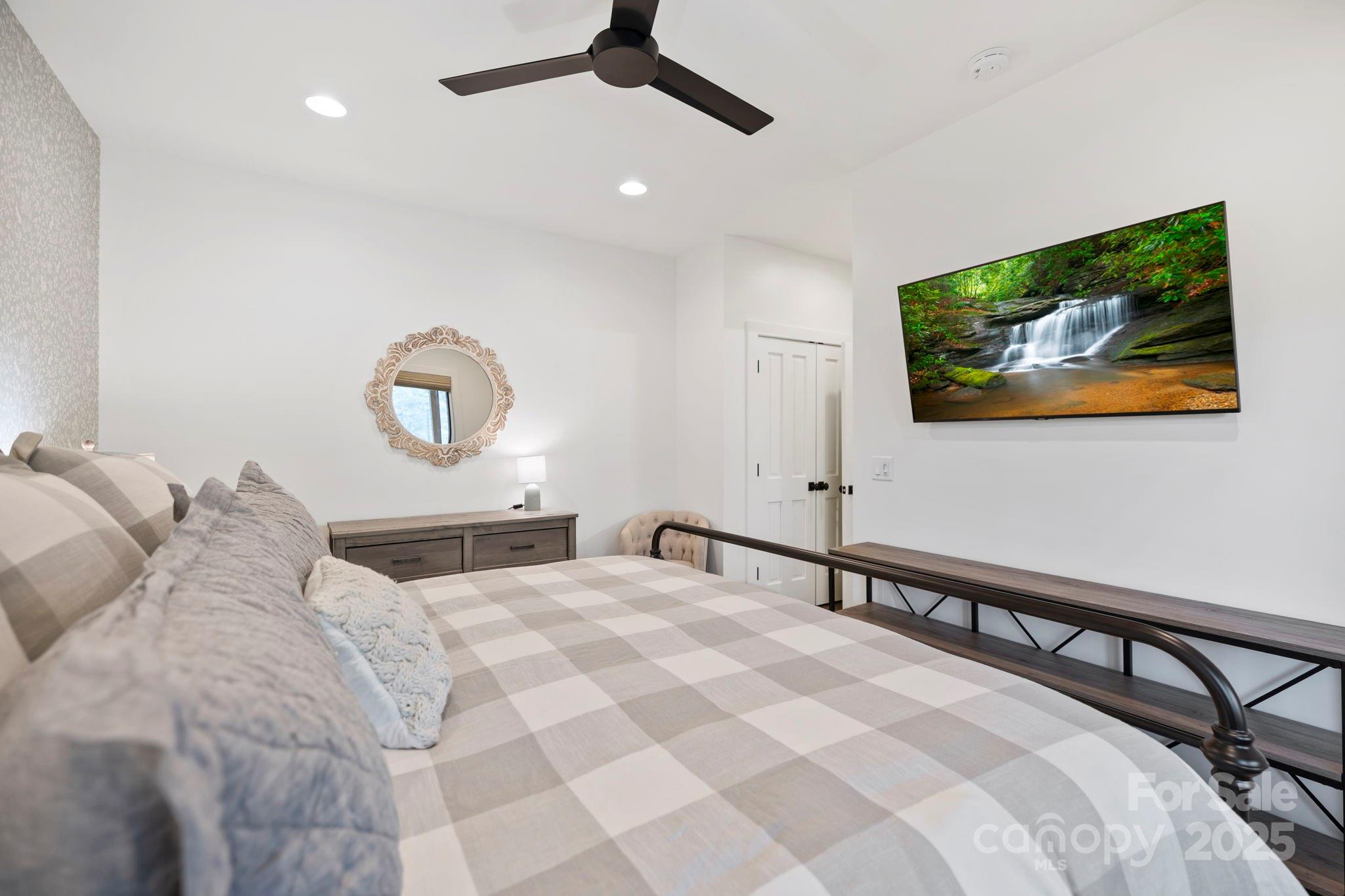 1048 Cherokee Trace