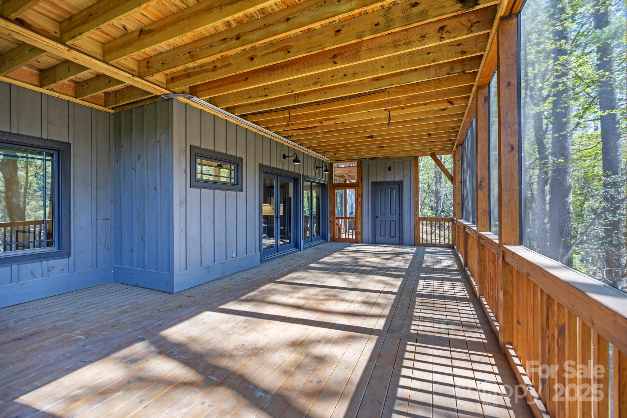 1048 Cherokee Trace