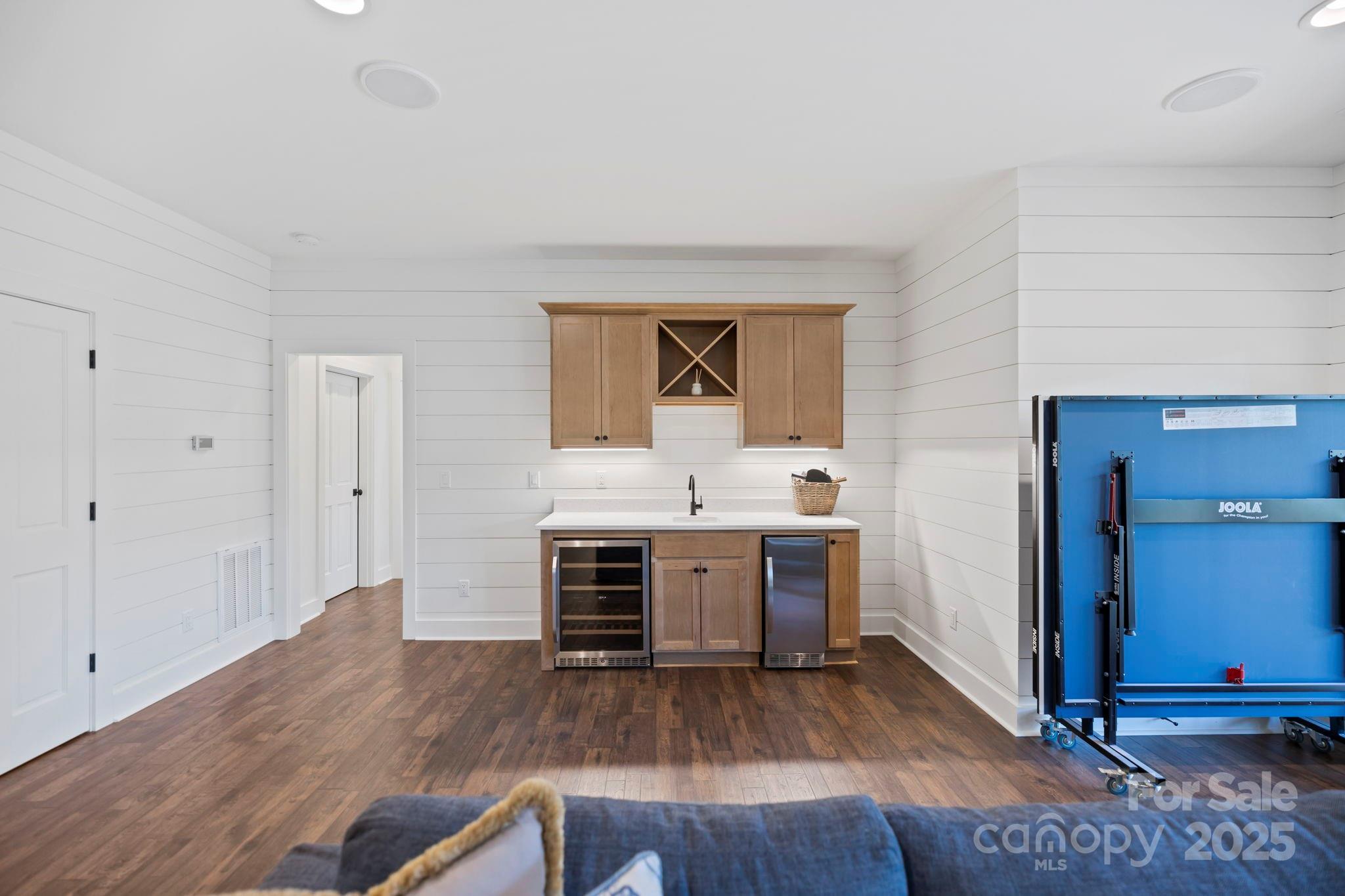 1048 Cherokee Trace