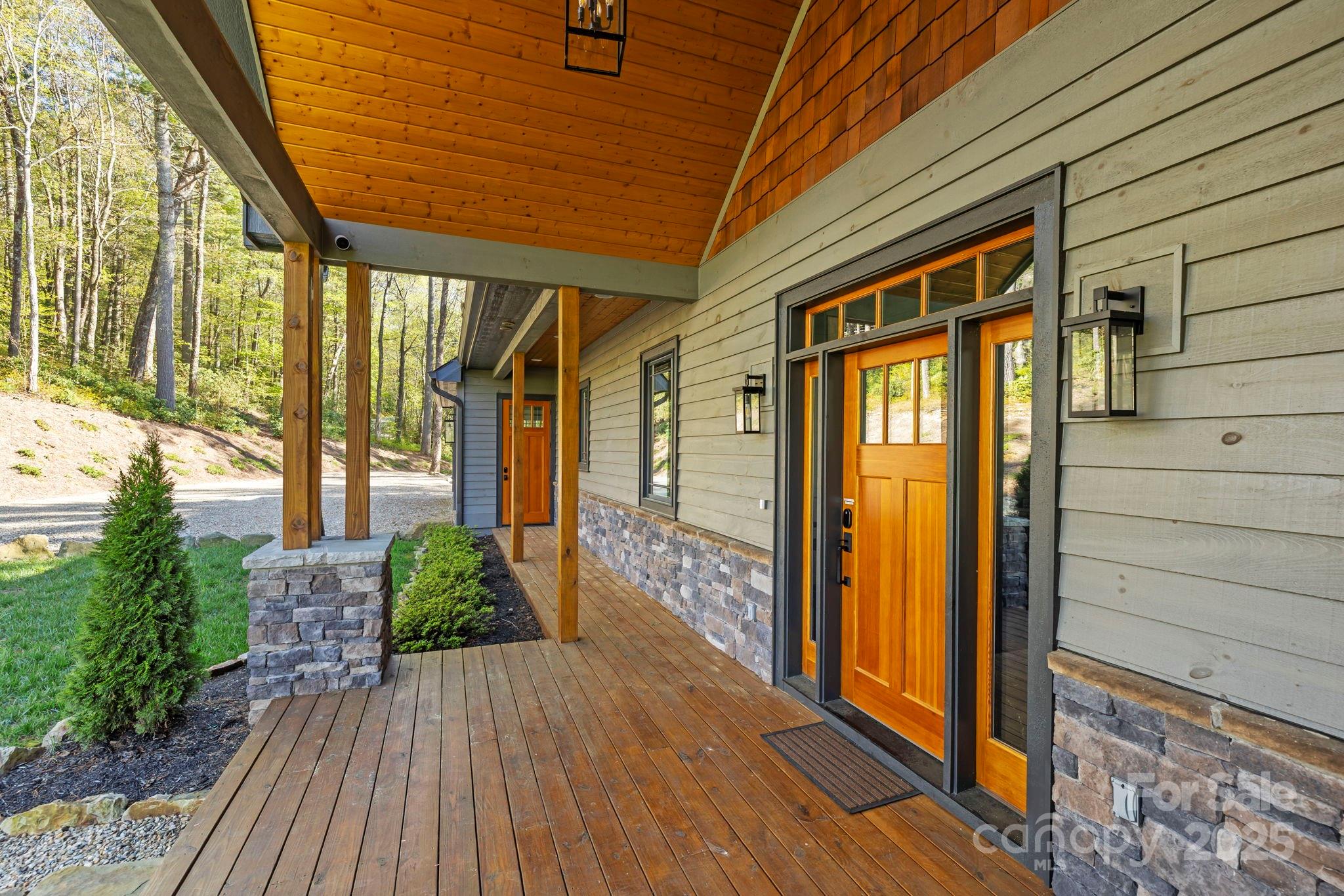 1048 Cherokee Trace